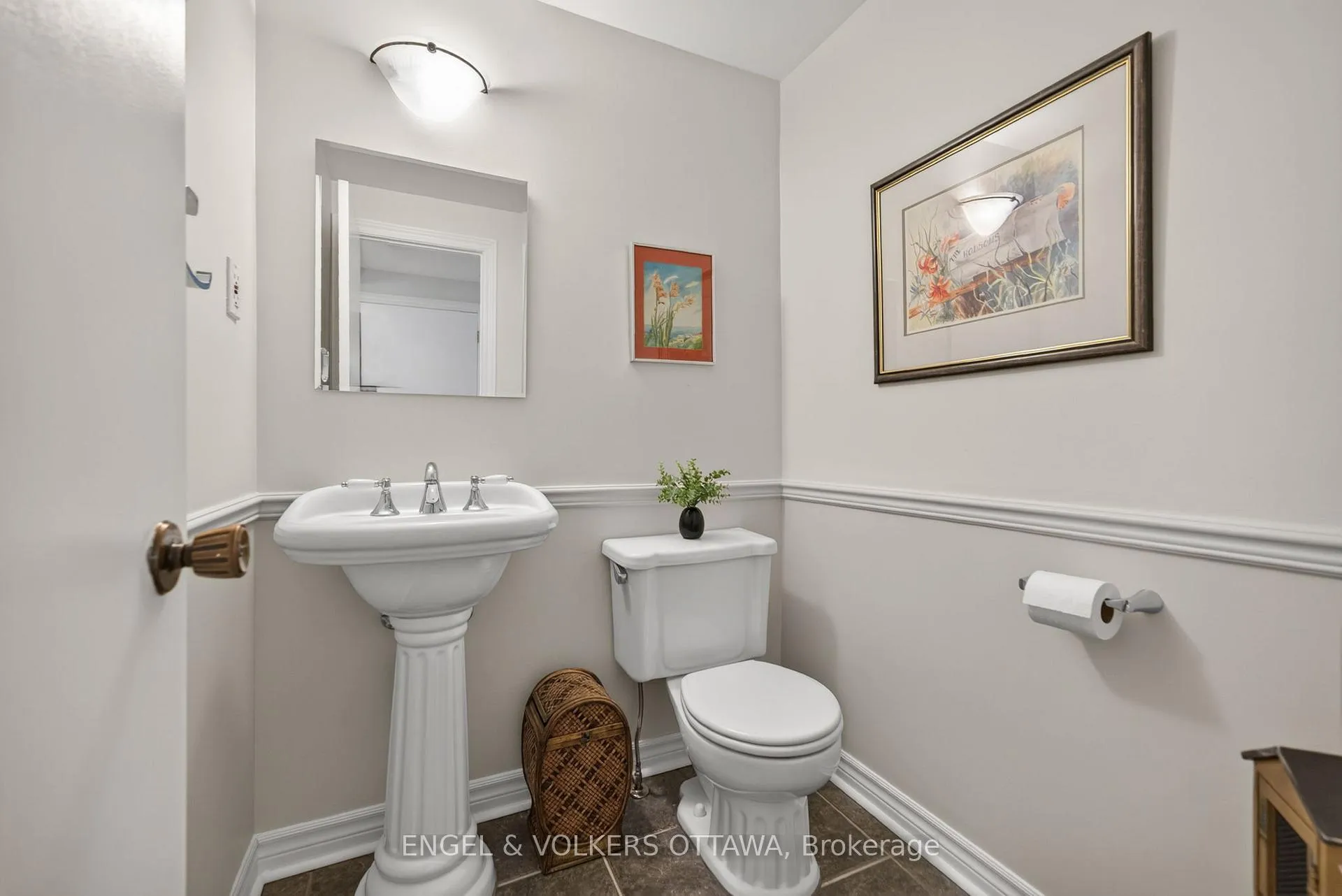 Photo 12 of 19 Woodhill Crescent, Ottawa, Blackburn Hamlet — HOMEH