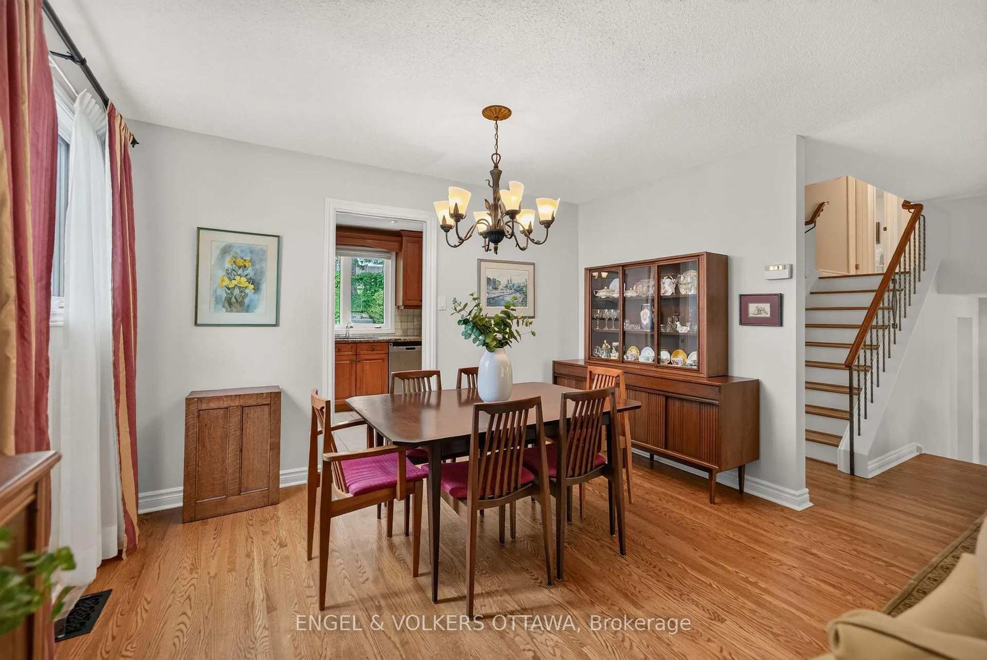 Photo 13 of 19 Woodhill Crescent, Ottawa, Blackburn Hamlet — HOMEH