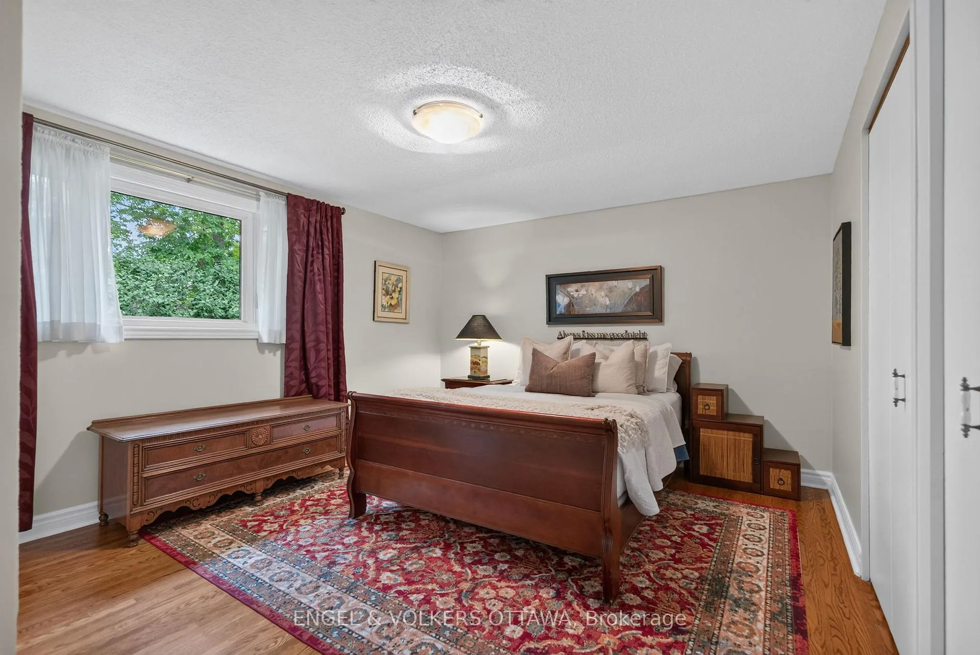 Photo 23 of 19 Woodhill Crescent, Ottawa, Blackburn Hamlet — HOMEH