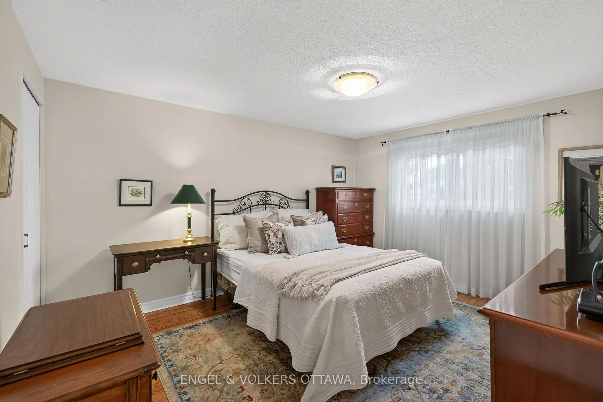Photo 25 of 19 Woodhill Crescent, Ottawa, Blackburn Hamlet — HOMEH