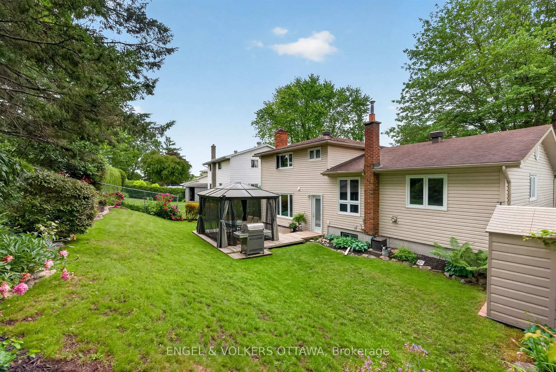 Photo 40 of 19 Woodhill Crescent, Ottawa, Blackburn Hamlet — HOMEH