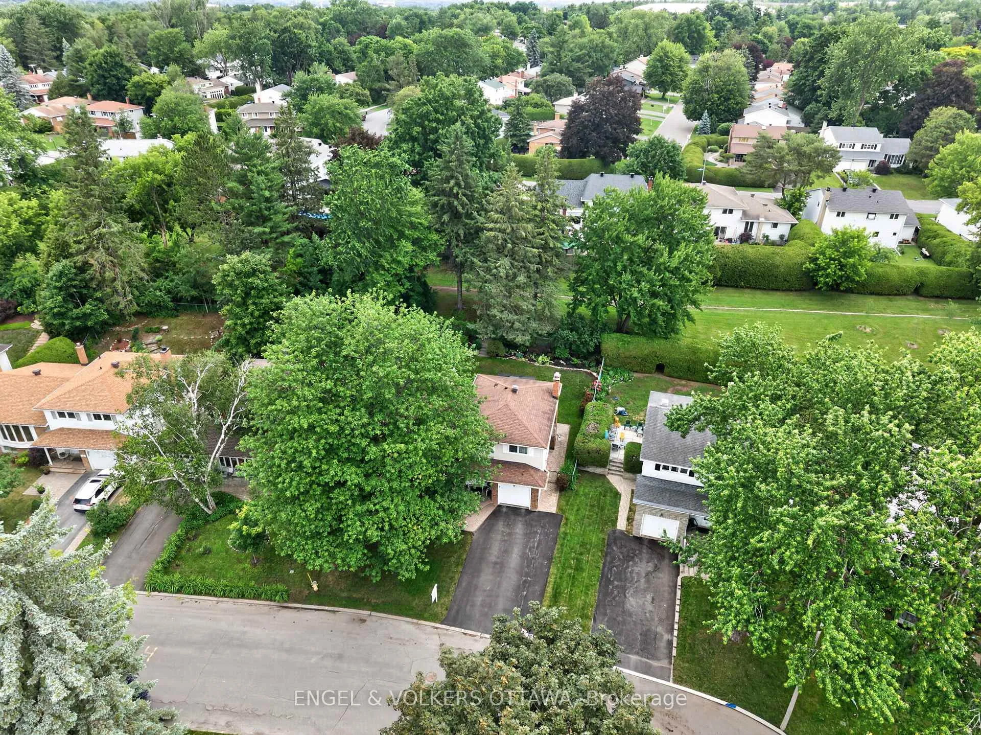 Photo 44 of 19 Woodhill Crescent, Ottawa, Blackburn Hamlet — HOMEH