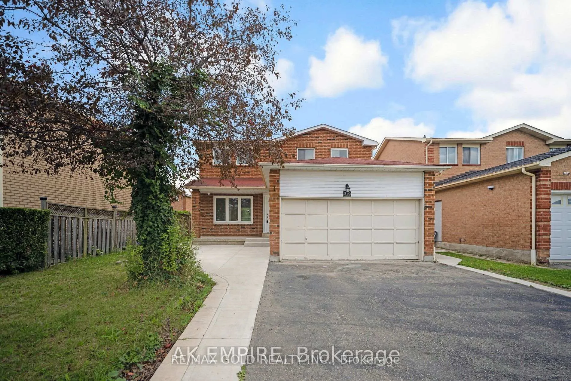 Front of 92 Whitehaven Drive
