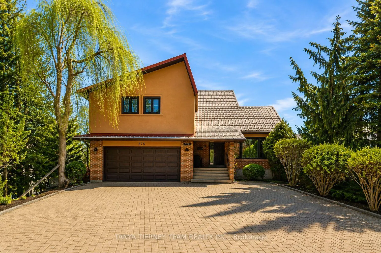 Photo 1 of 575 Park Crescent, Pickering, West Shore — HOMEH