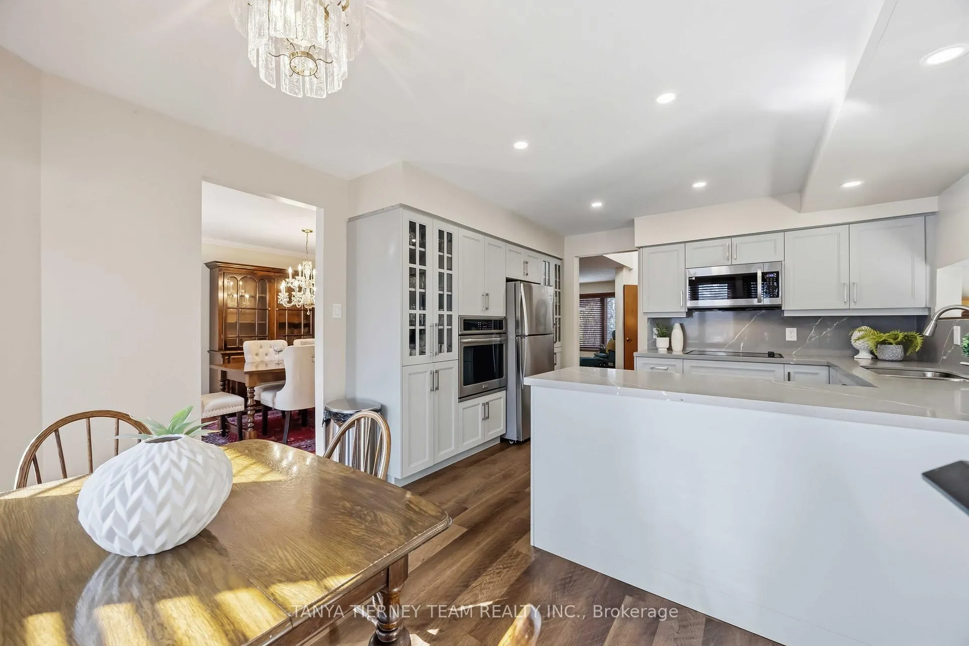Photo 14 of 575 Park Crescent, Pickering, West Shore — HOMEH
