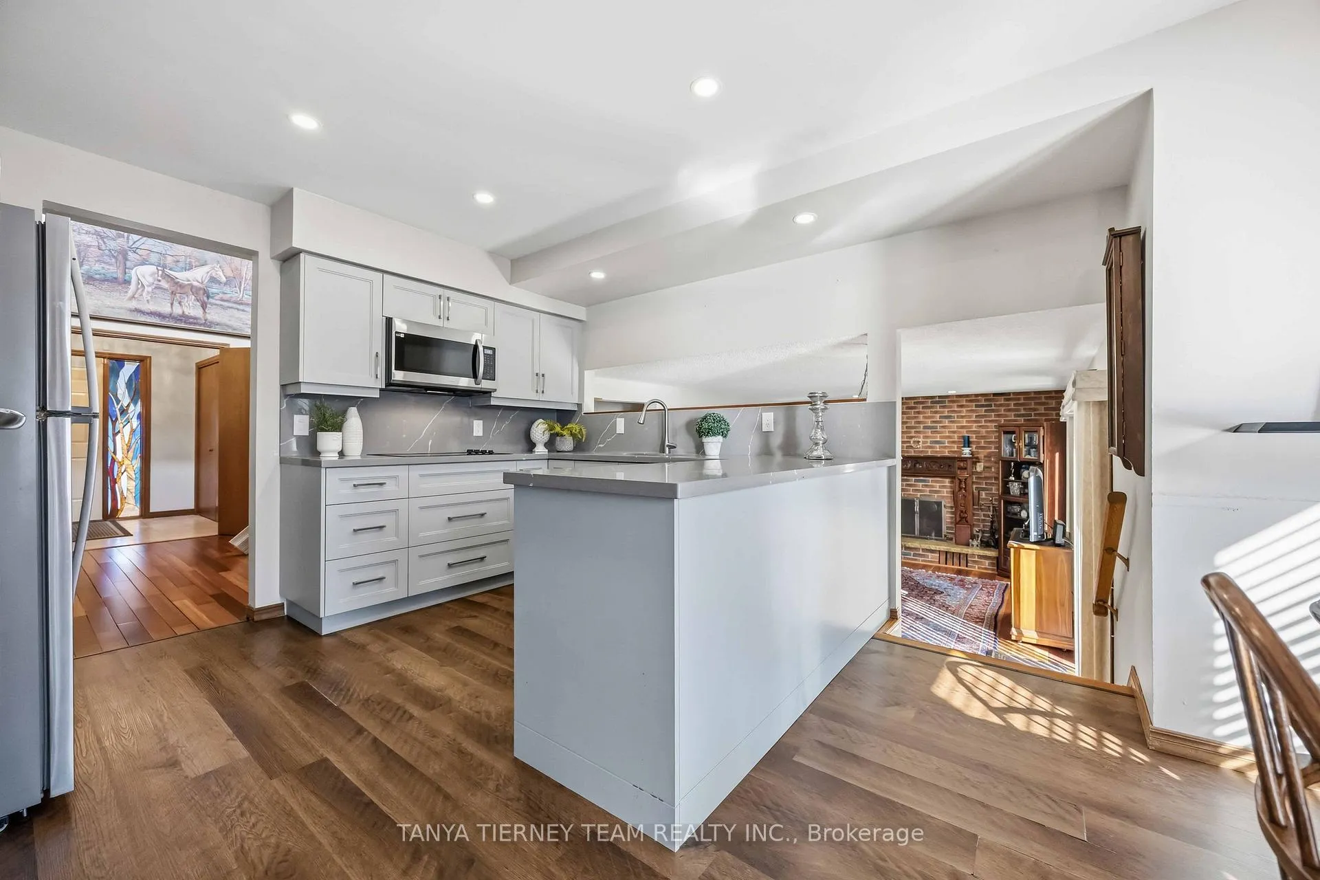 Photo 15 of 575 Park Crescent, Pickering, West Shore — HOMEH