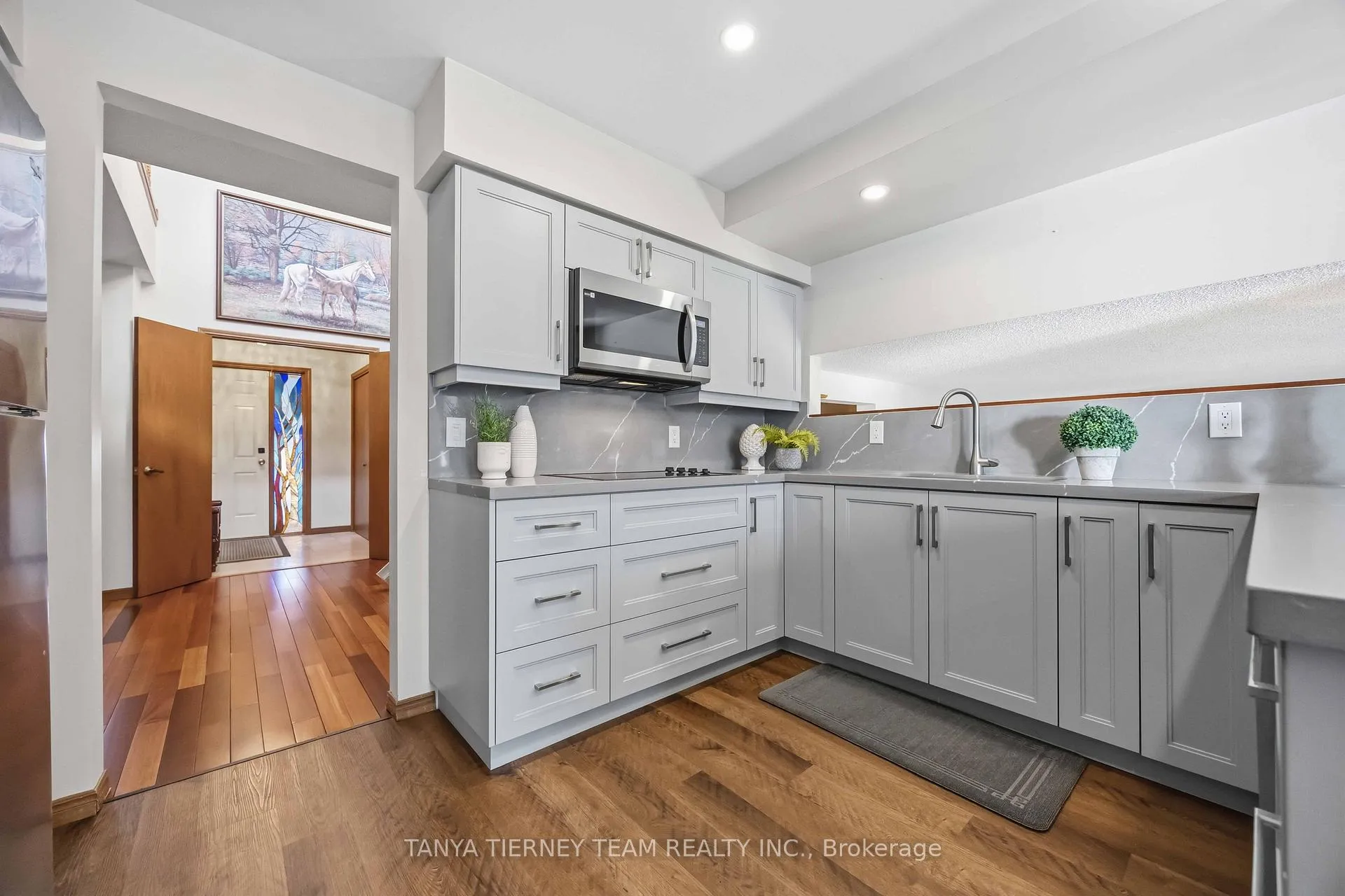 Photo 16 of 575 Park Crescent, Pickering, West Shore — HOMEH