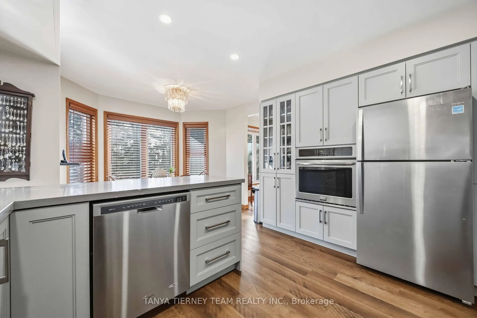Photo 19 of 575 Park Crescent, Pickering, West Shore — HOMEH