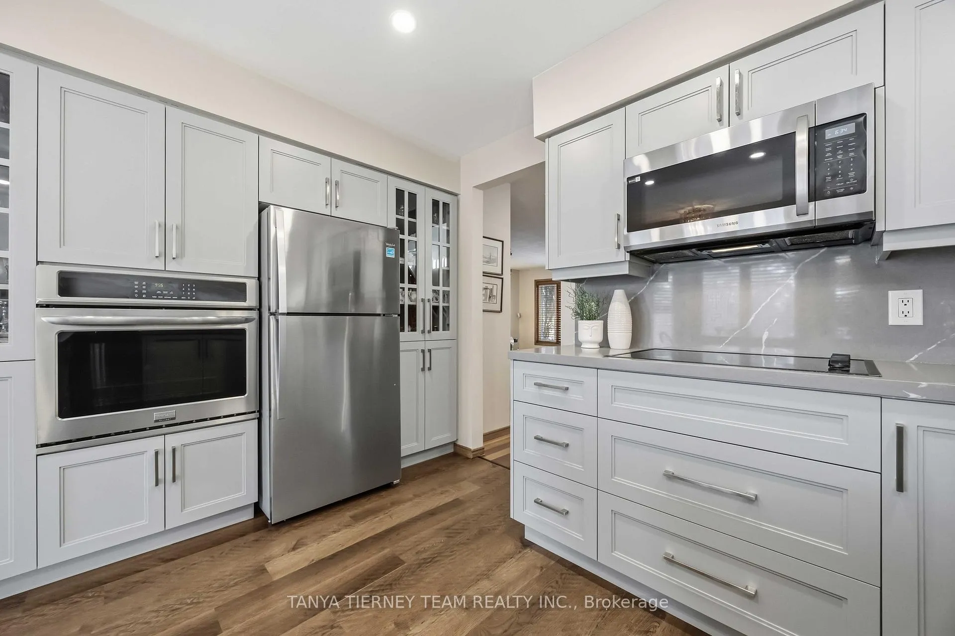 Photo 21 of 575 Park Crescent, Pickering, West Shore — HOMEH