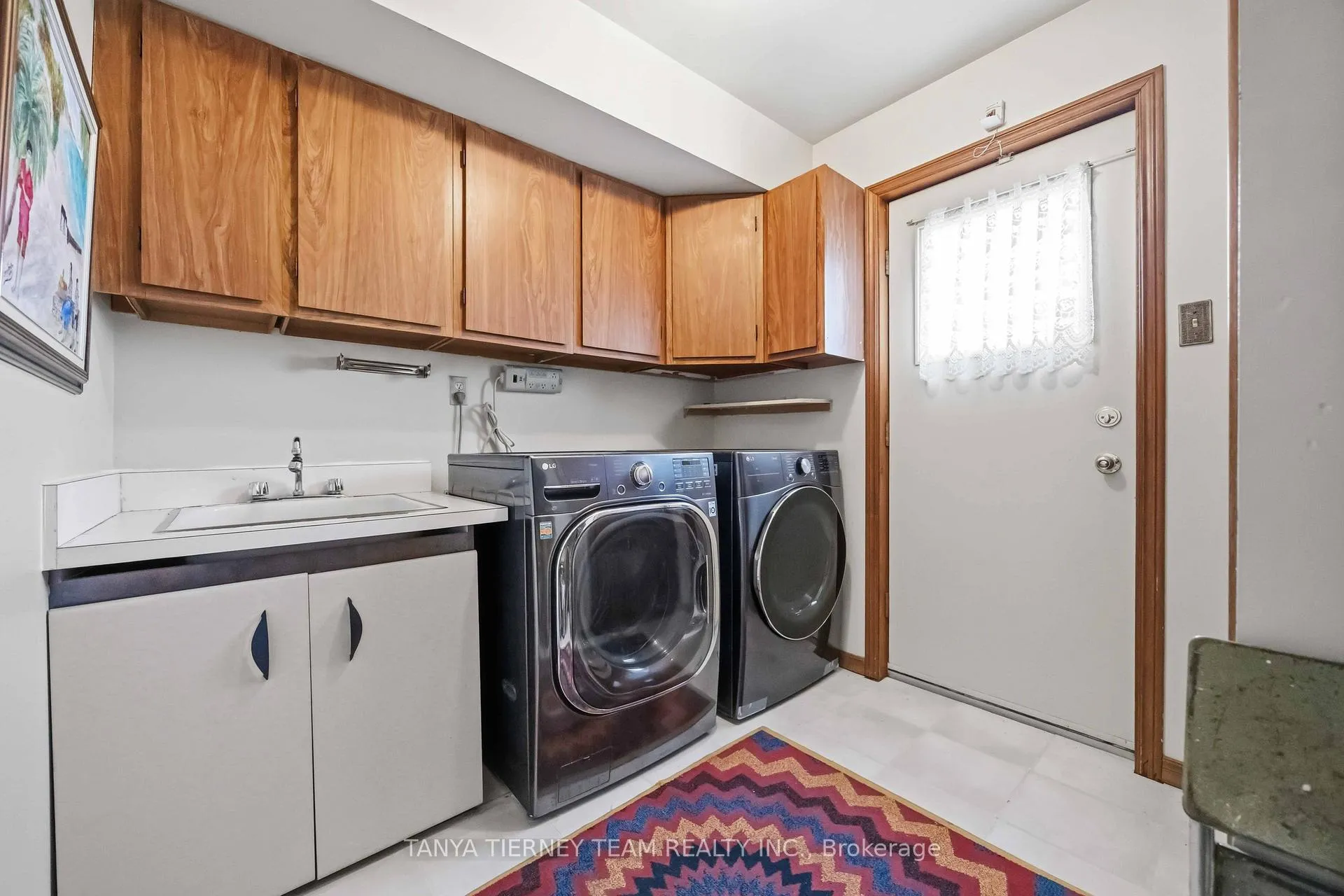Photo 25 of 575 Park Crescent, Pickering, West Shore — HOMEH