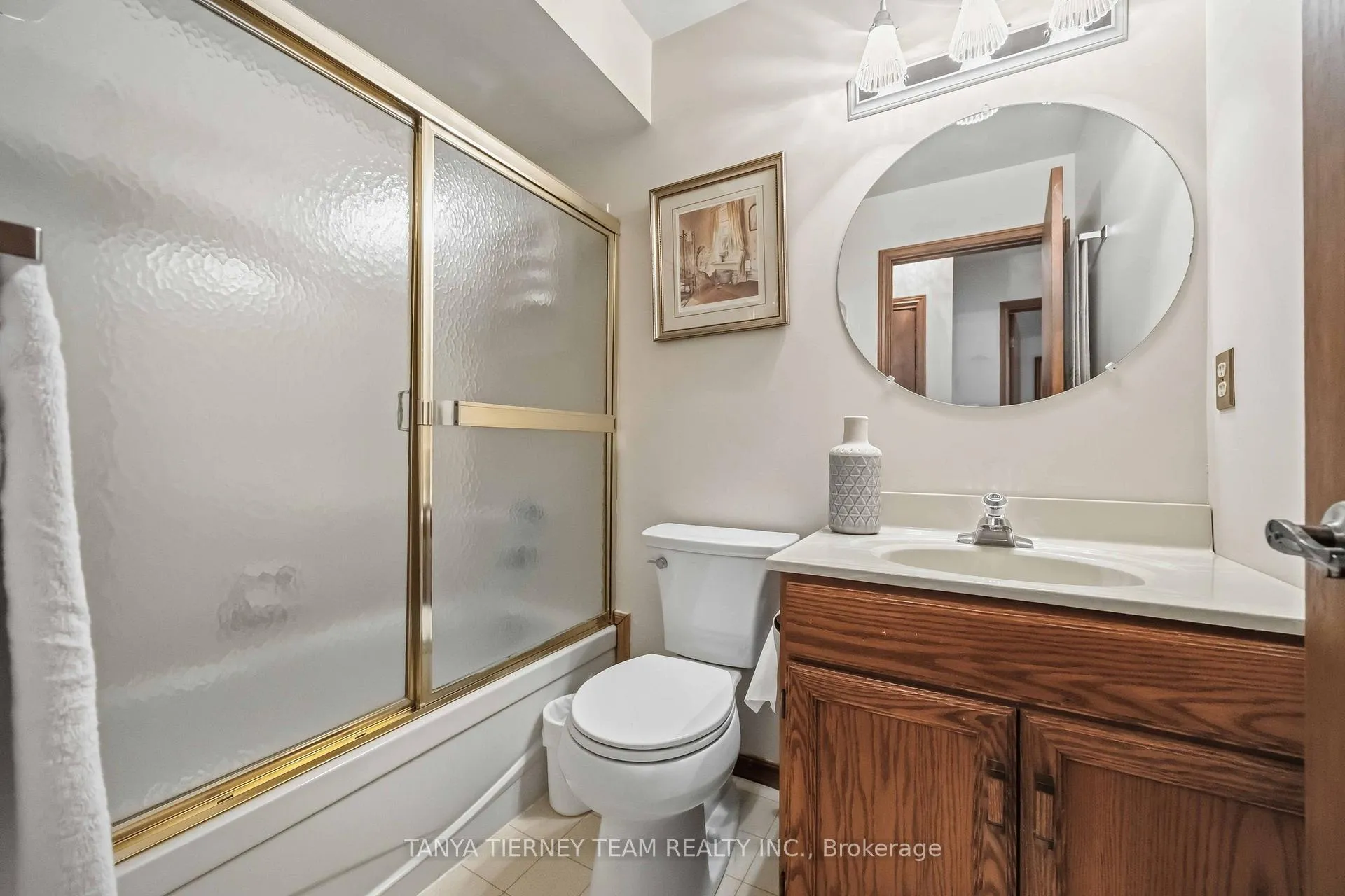 Photo 32 of 575 Park Crescent, Pickering, West Shore — HOMEH