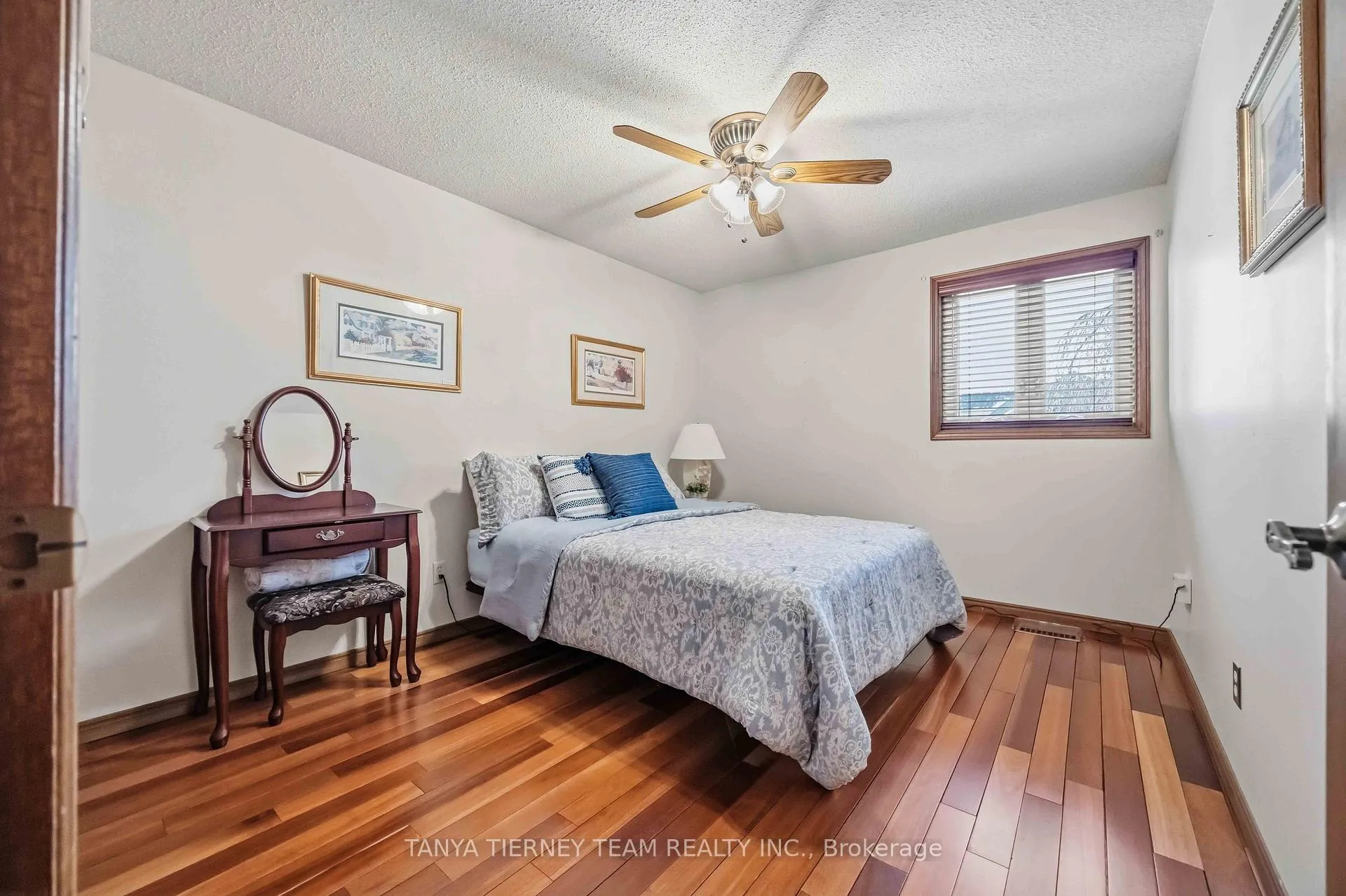 Photo 33 of 575 Park Crescent, Pickering, West Shore — HOMEH