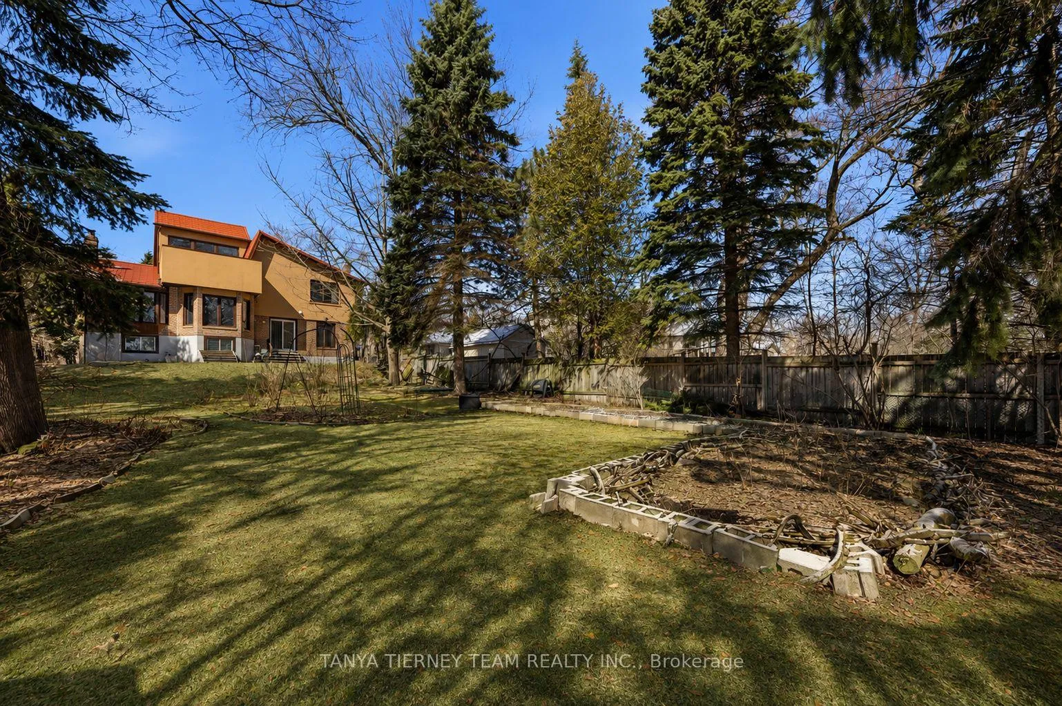 Photo 43 of 575 Park Crescent, Pickering, West Shore — HOMEH