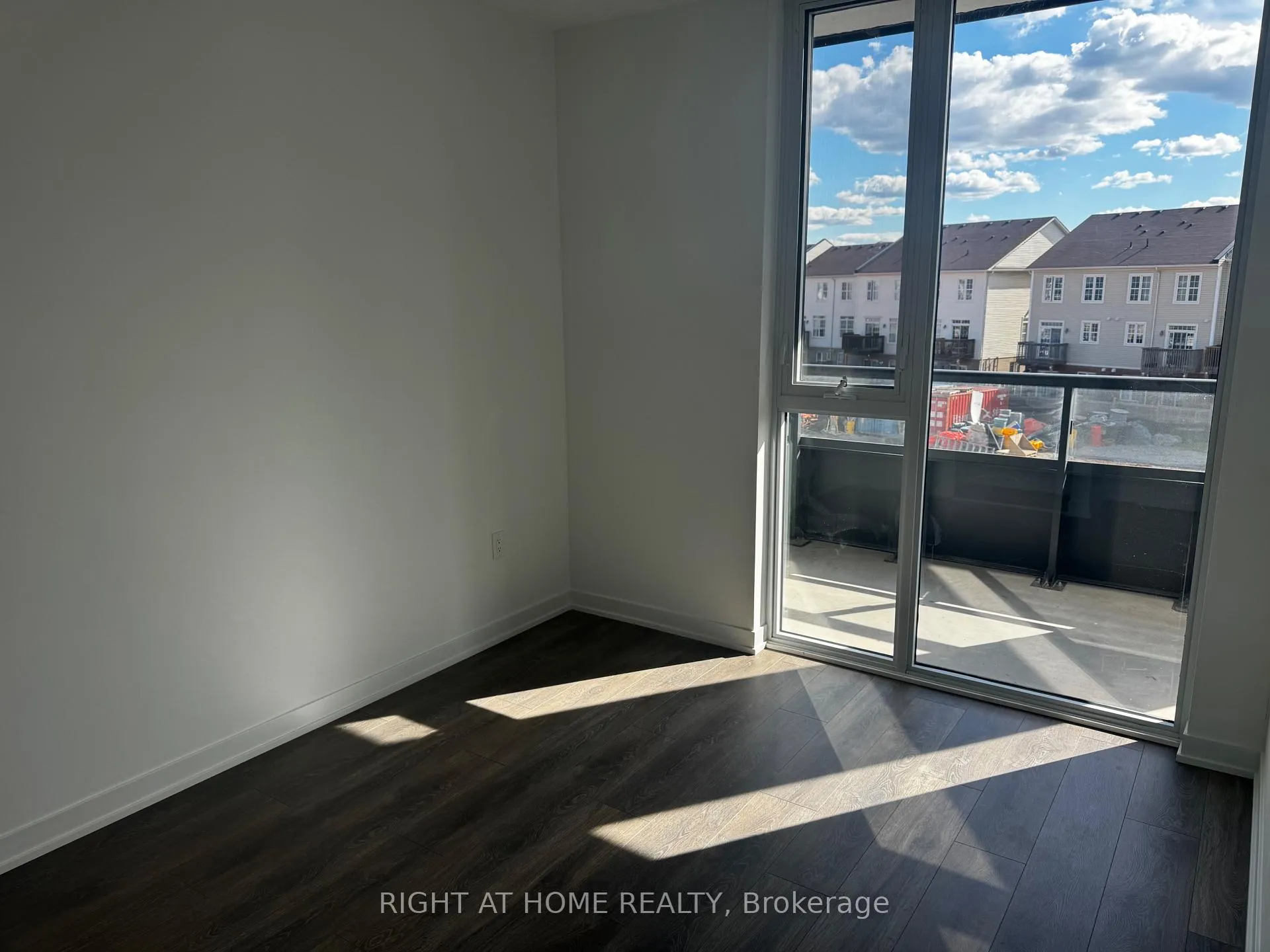 Photo 6 of Unit 312, 4878 Powers Common, Burlington, Appleby — HOMEH