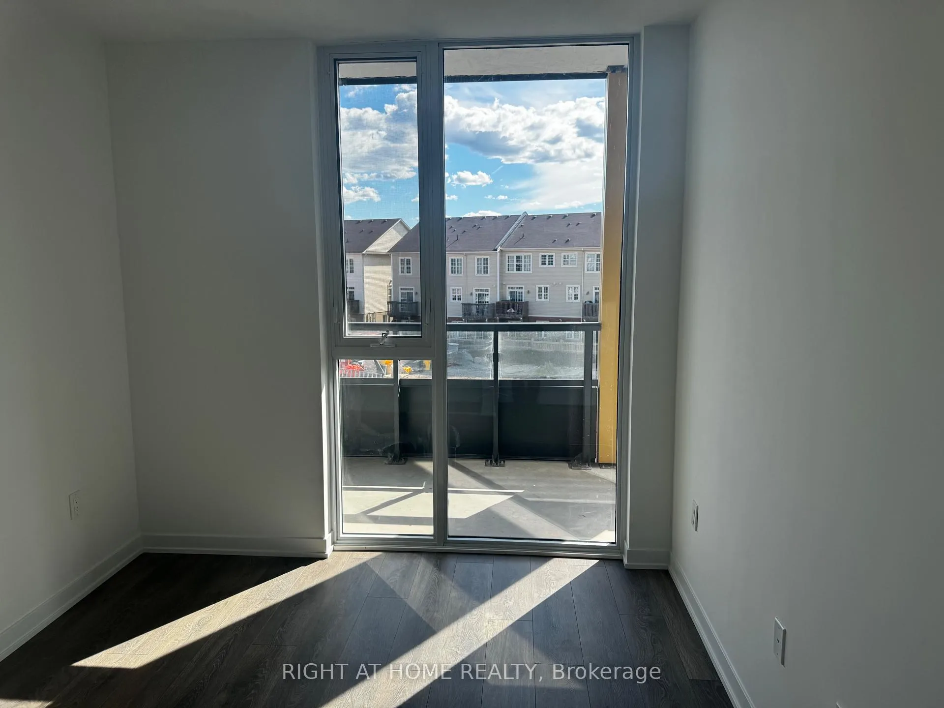 Photo 8 of Unit 312, 4878 Powers Common, Burlington, Appleby — HOMEH