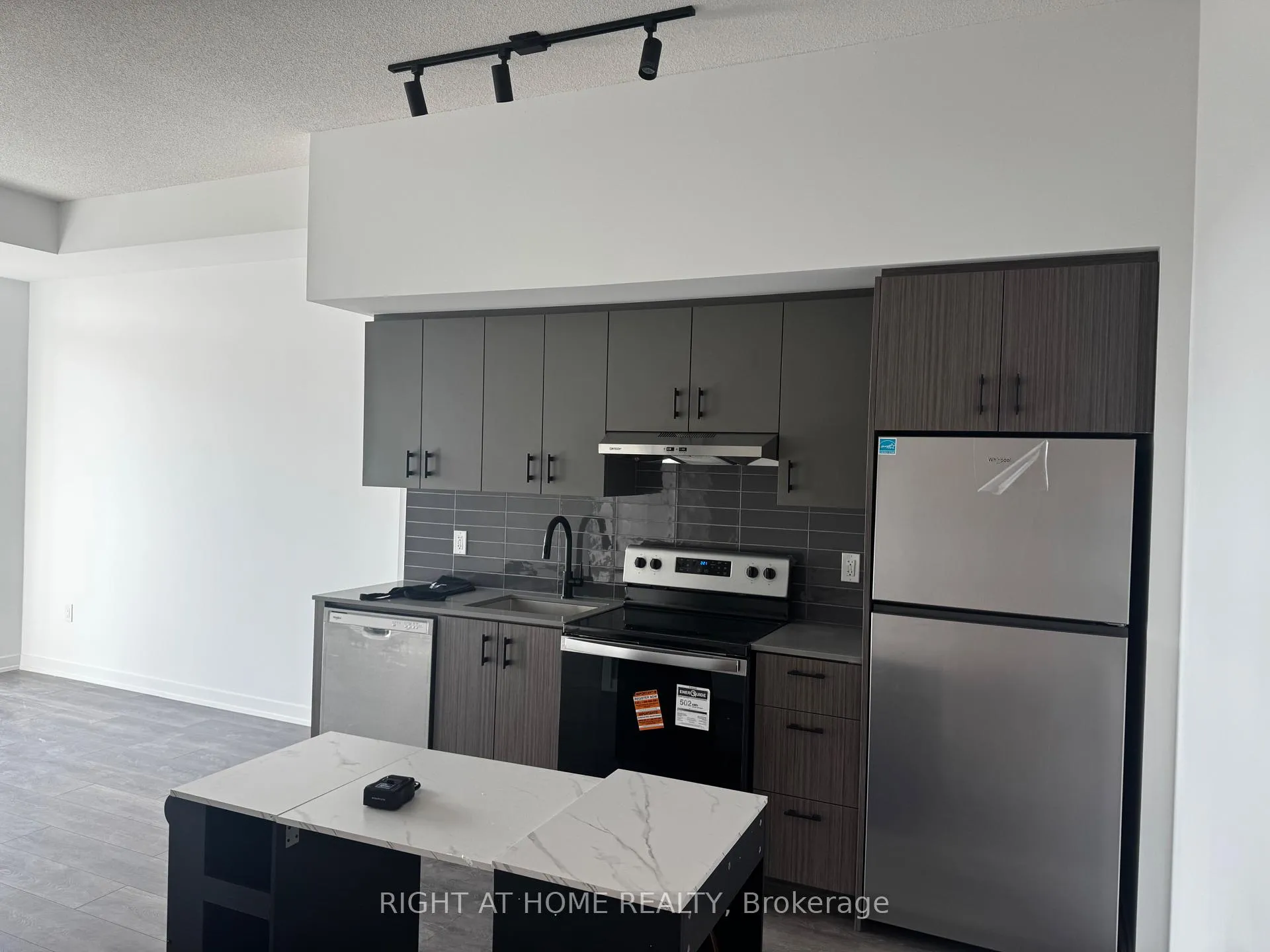 Photo 10 of Unit 312, 4878 Powers Common, Burlington, Appleby — HOMEH