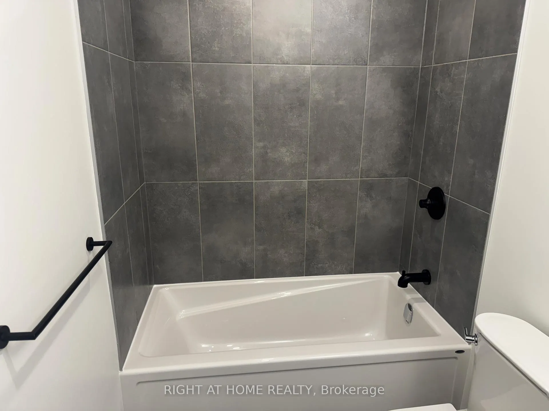 Photo 13 of Unit 312, 4878 Powers Common, Burlington, Appleby — HOMEH