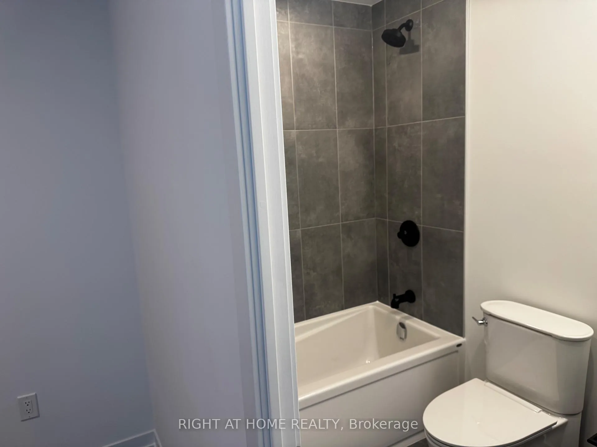 Photo 14 of Unit 312, 4878 Powers Common, Burlington, Appleby — HOMEH