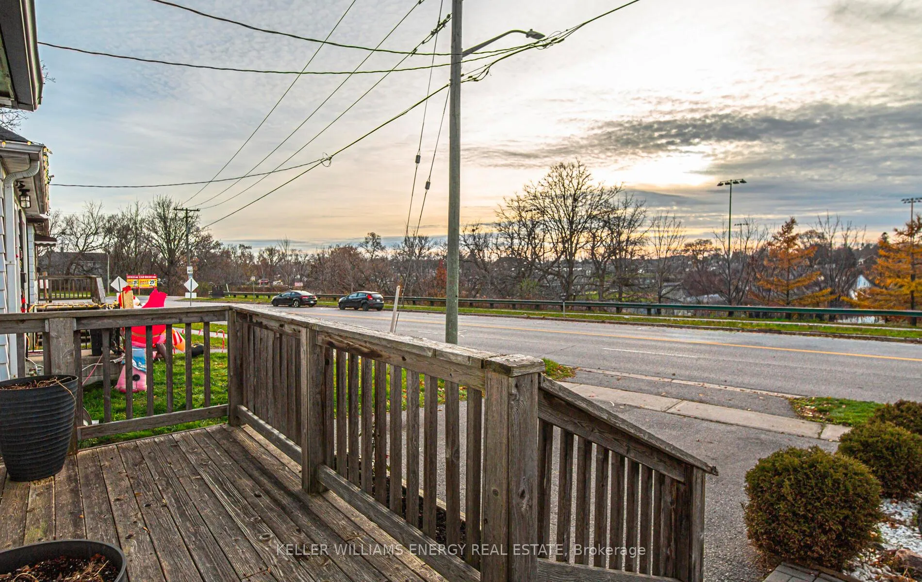 Photo 4 of 113 Kaiser Crescent, Oshawa, O'Neill — HOMEH