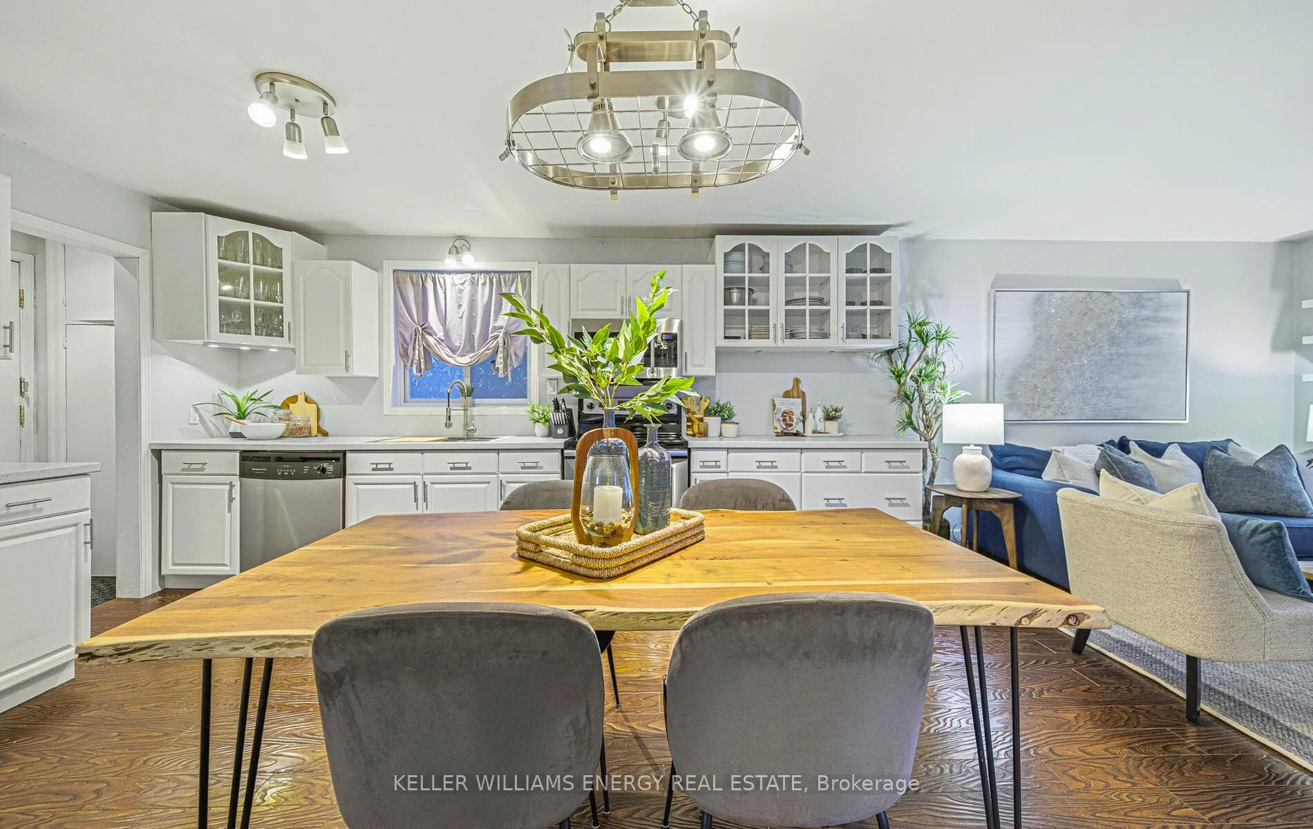 Photo 11 of 113 Kaiser Crescent, Oshawa, O'Neill — HOMEH