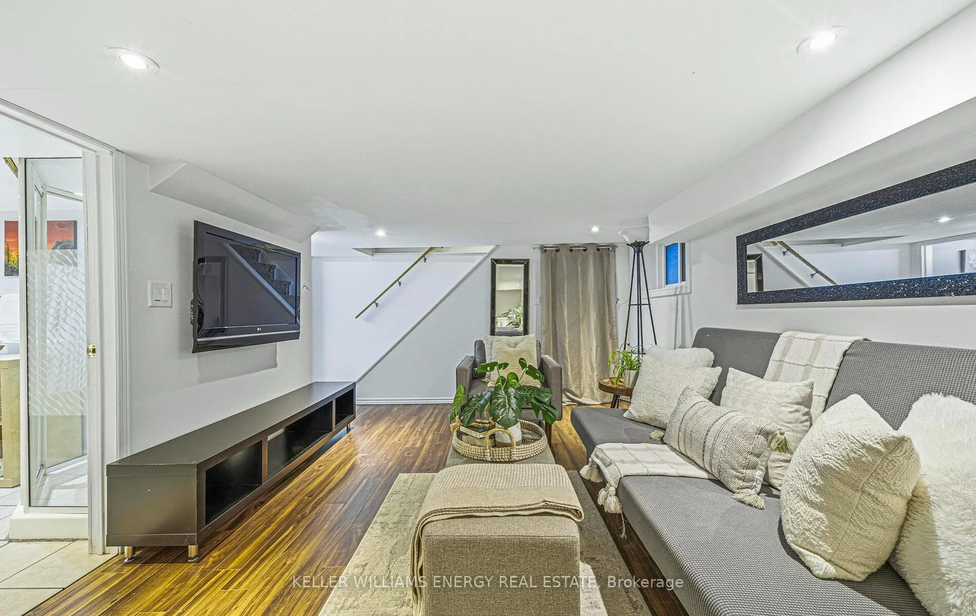 Photo 24 of 113 Kaiser Crescent, Oshawa, O'Neill — HOMEH