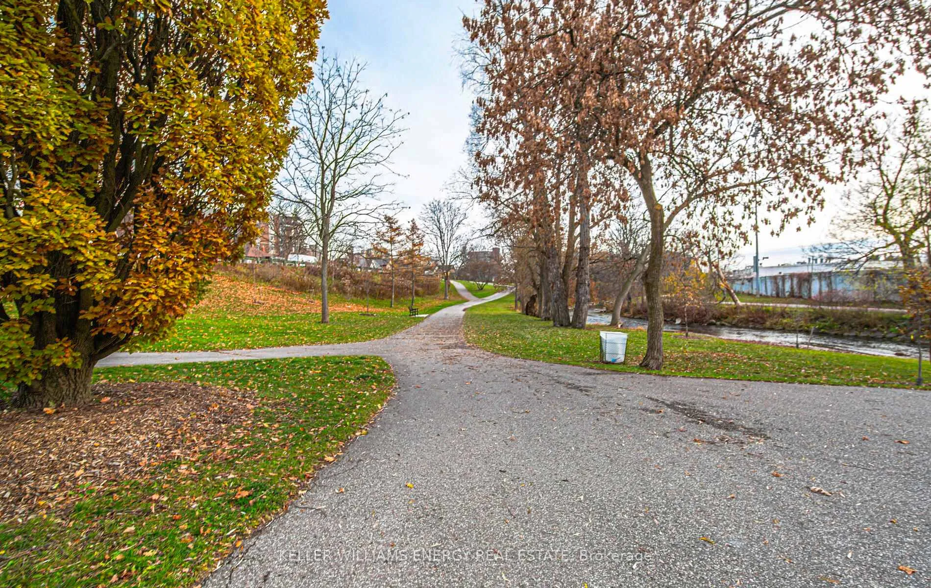 Photo 43 of 113 Kaiser Crescent, Oshawa, O'Neill — HOMEH