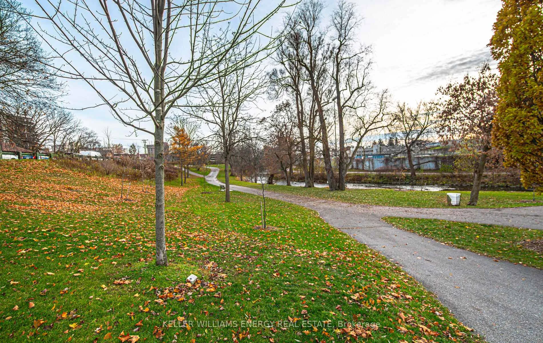 Photo 44 of 113 Kaiser Crescent, Oshawa, O'Neill — HOMEH