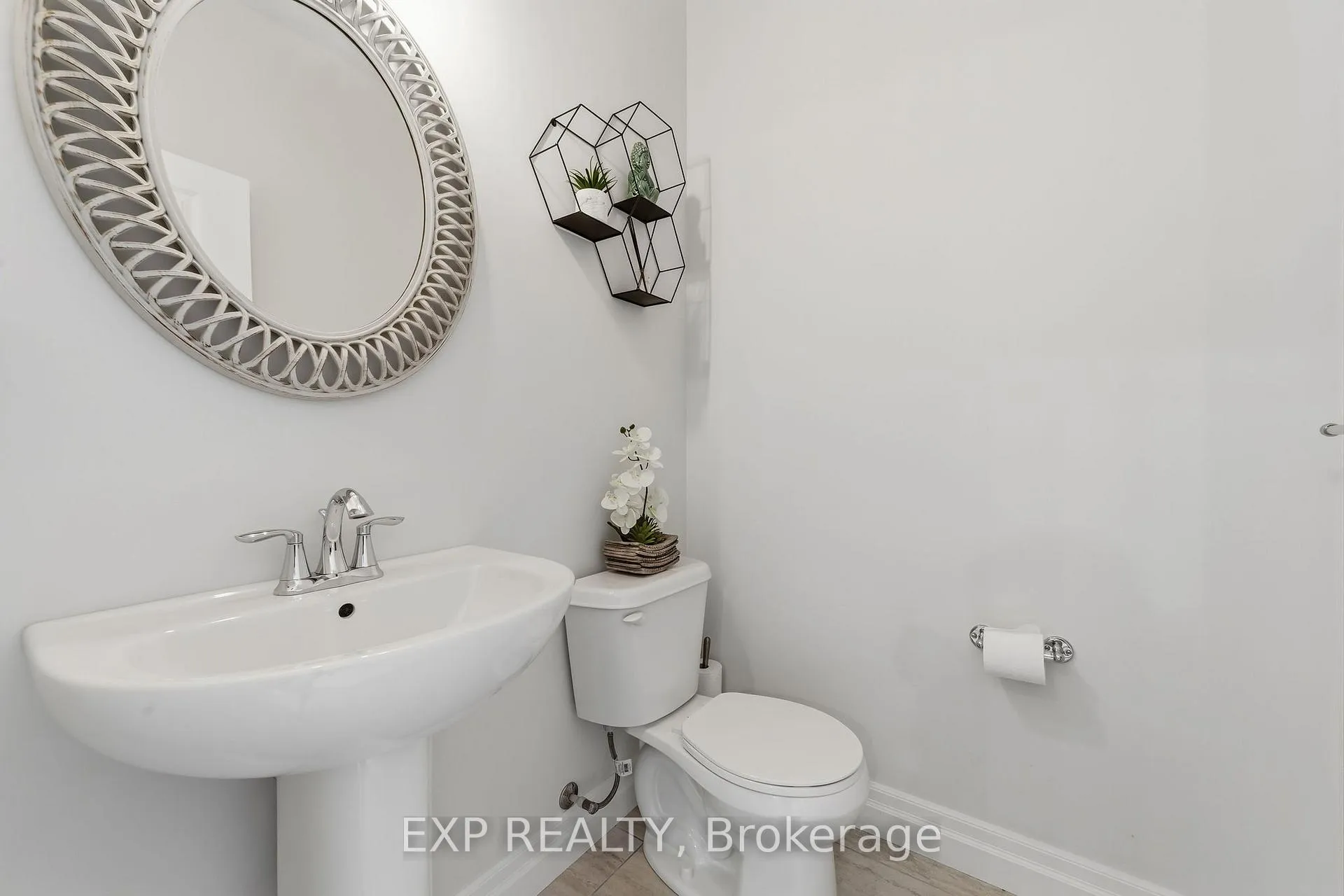 Photo 18 of 26 Carolina Crescent, St. Thomas — HOMEH