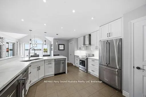 Photo 15 of 58 Tait's Island Road, McKellar — HOMEH