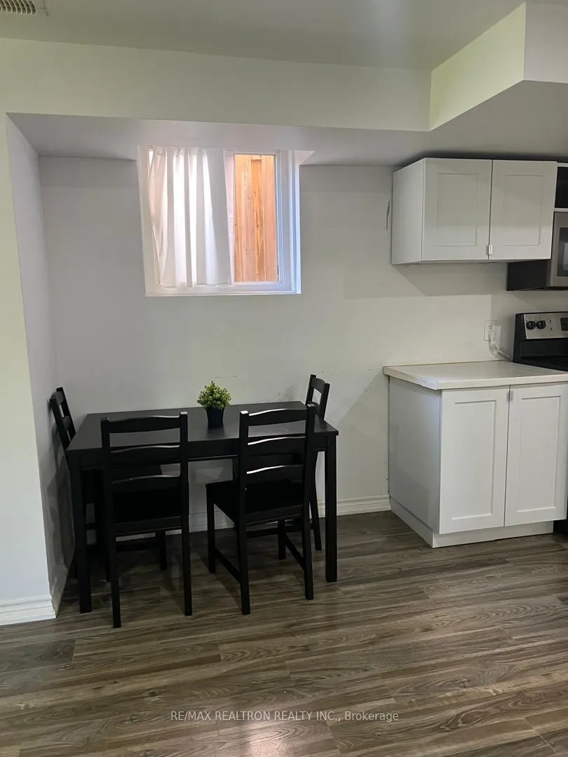 Photo 5 of 334 Ritas Avenue, Newmarket, Summerhill Estates — HOMEH
