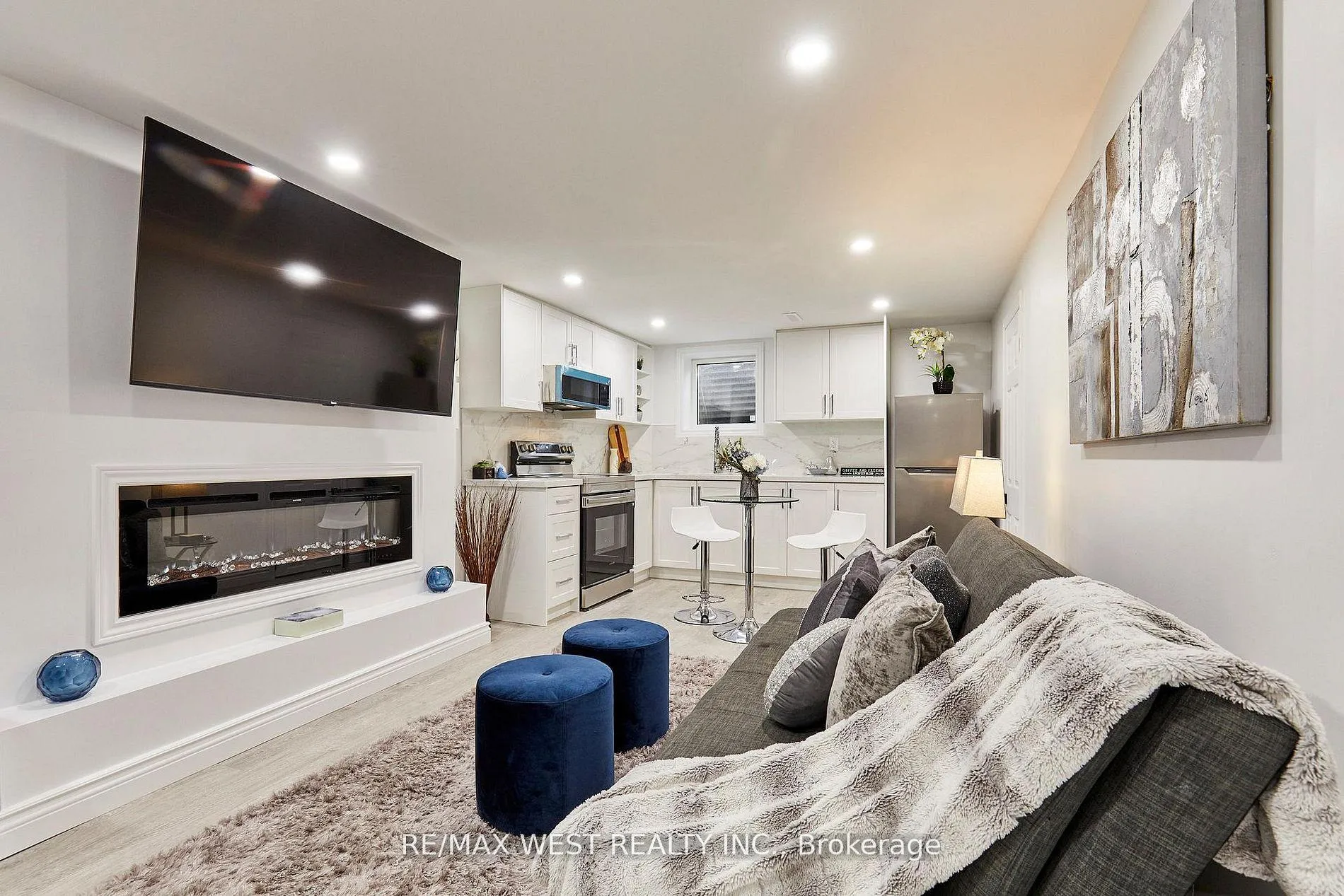 Photo 5 of Unit Bsmt, 67 Hobbs Drive, Clarington, Bowmanville — HOMEH
