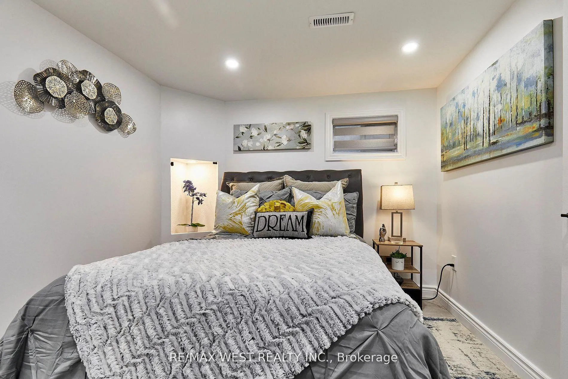 Photo 19 of Unit Bsmt, 67 Hobbs Drive, Clarington, Bowmanville — HOMEH