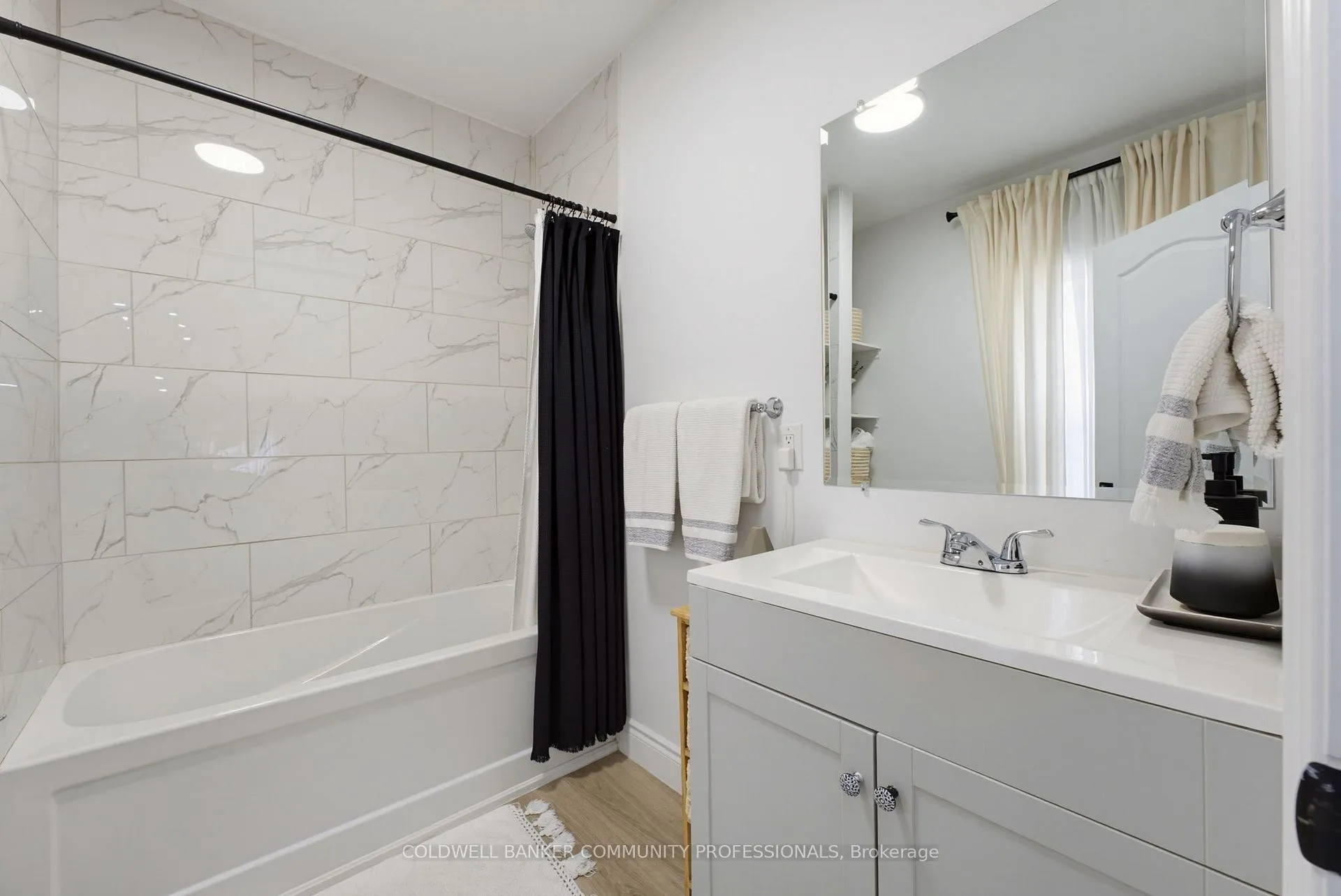 Photo 21 of 15 Gordon Street, Brantford — HOMEH