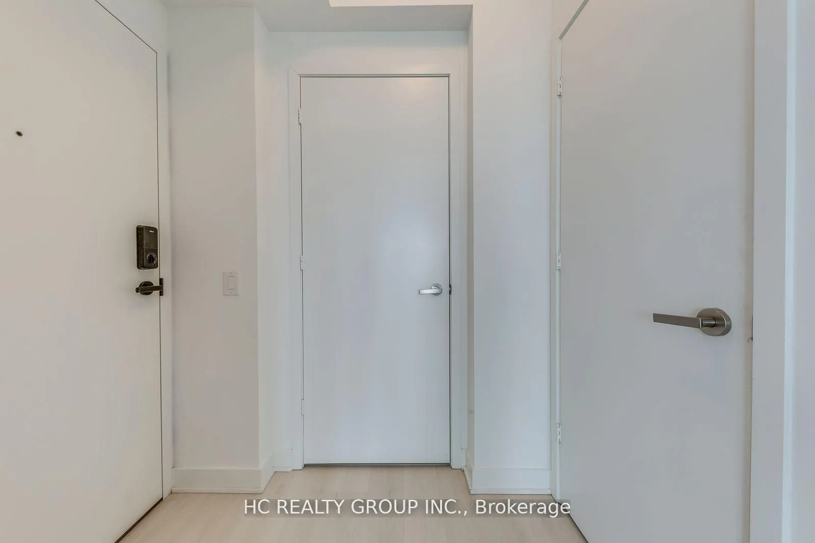 Photo 6 of Unit 2805, 3900 Confederation Parkway, Mississauga, City Centre — HOMEH