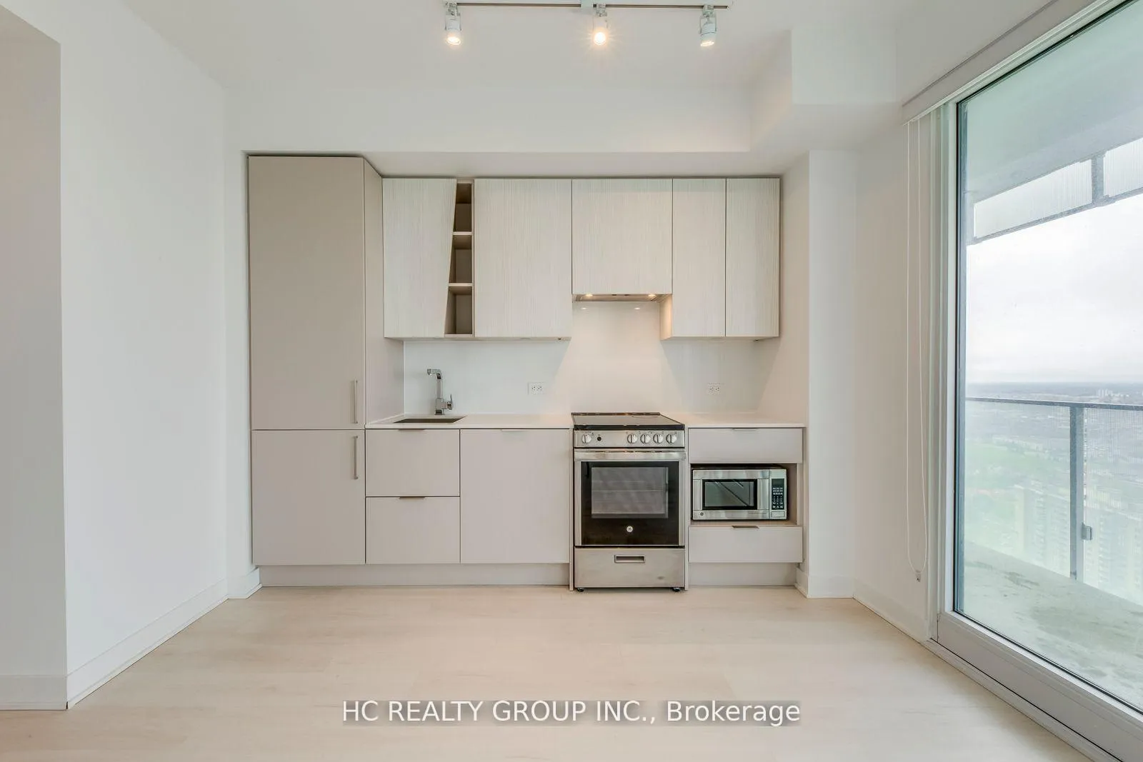 Photo 8 of Unit 2805, 3900 Confederation Parkway, Mississauga, City Centre — HOMEH