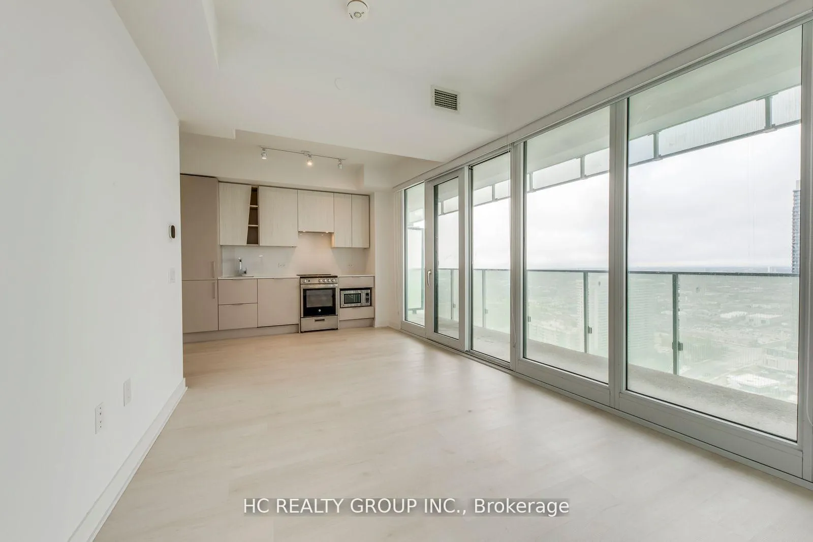 Photo 9 of Unit 2805, 3900 Confederation Parkway, Mississauga, City Centre — HOMEH