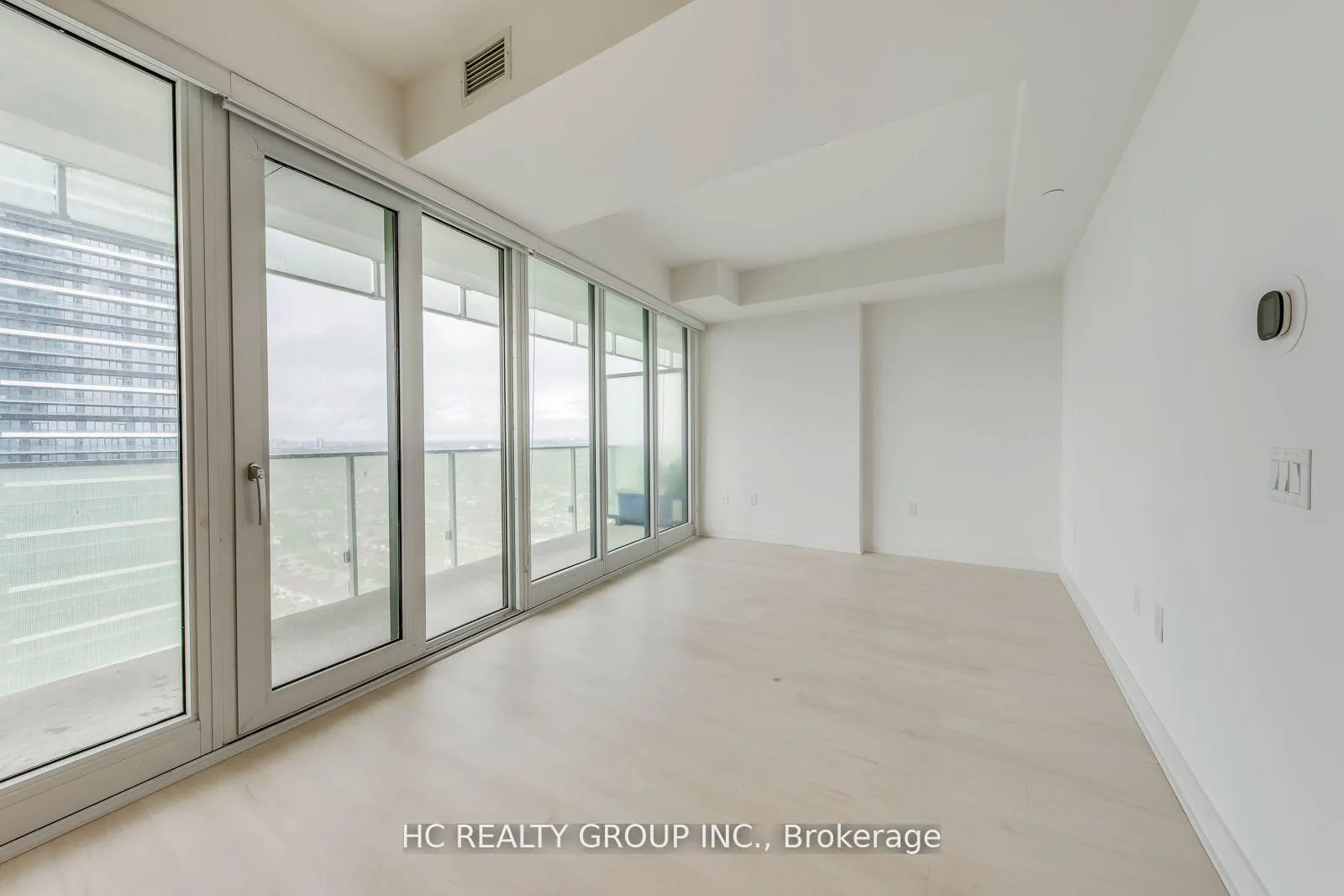 Photo 11 of Unit 2805, 3900 Confederation Parkway, Mississauga, City Centre — HOMEH