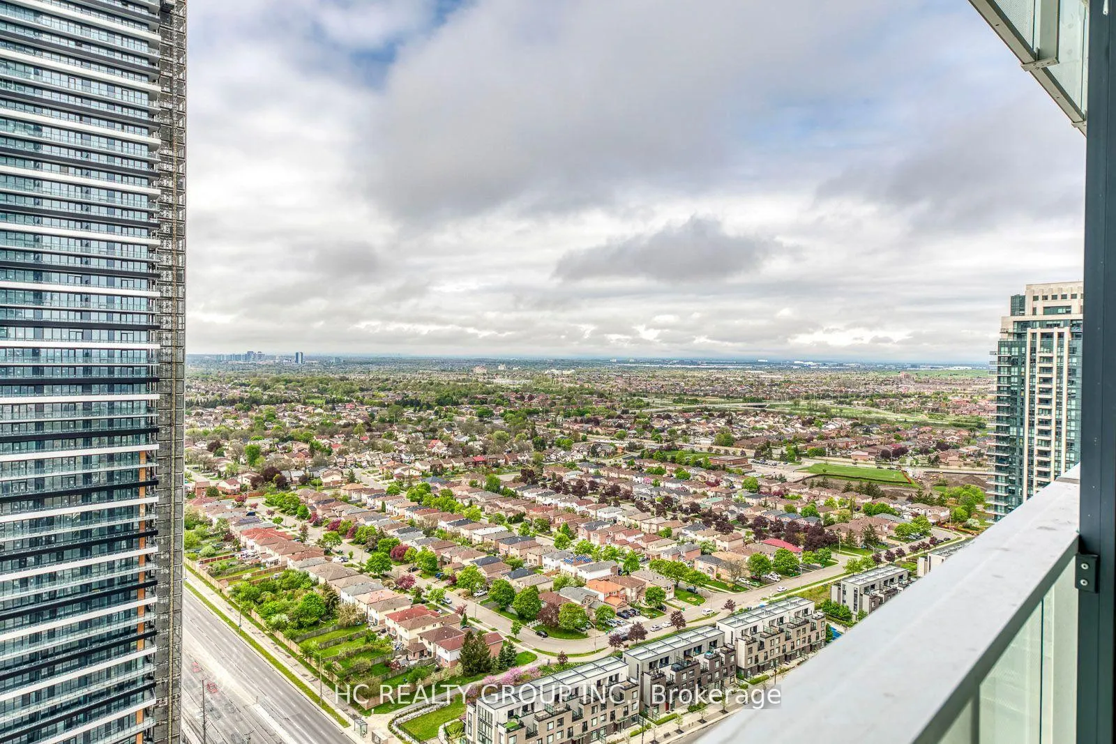 Photo 17 of Unit 2805, 3900 Confederation Parkway, Mississauga, City Centre — HOMEH