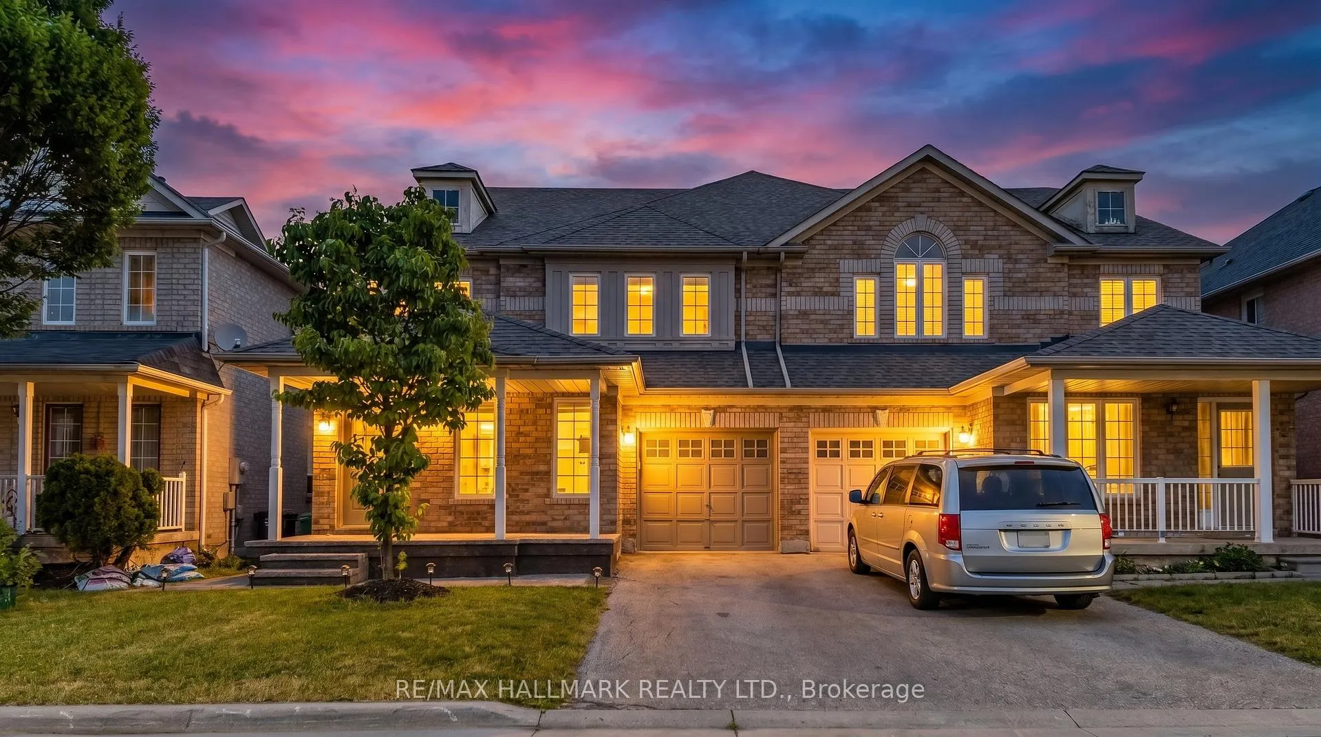 Front of 5437 Rochelle Way