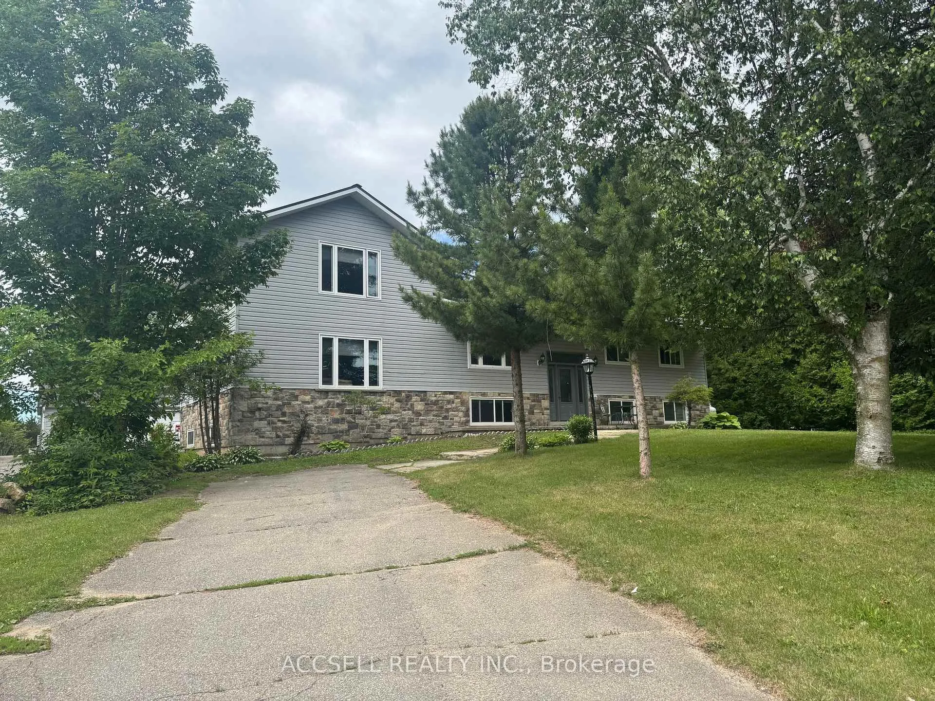 Photo 2 of 14222 Dublin Line, Halton Hills, Rural Halton Hills — HOMEH