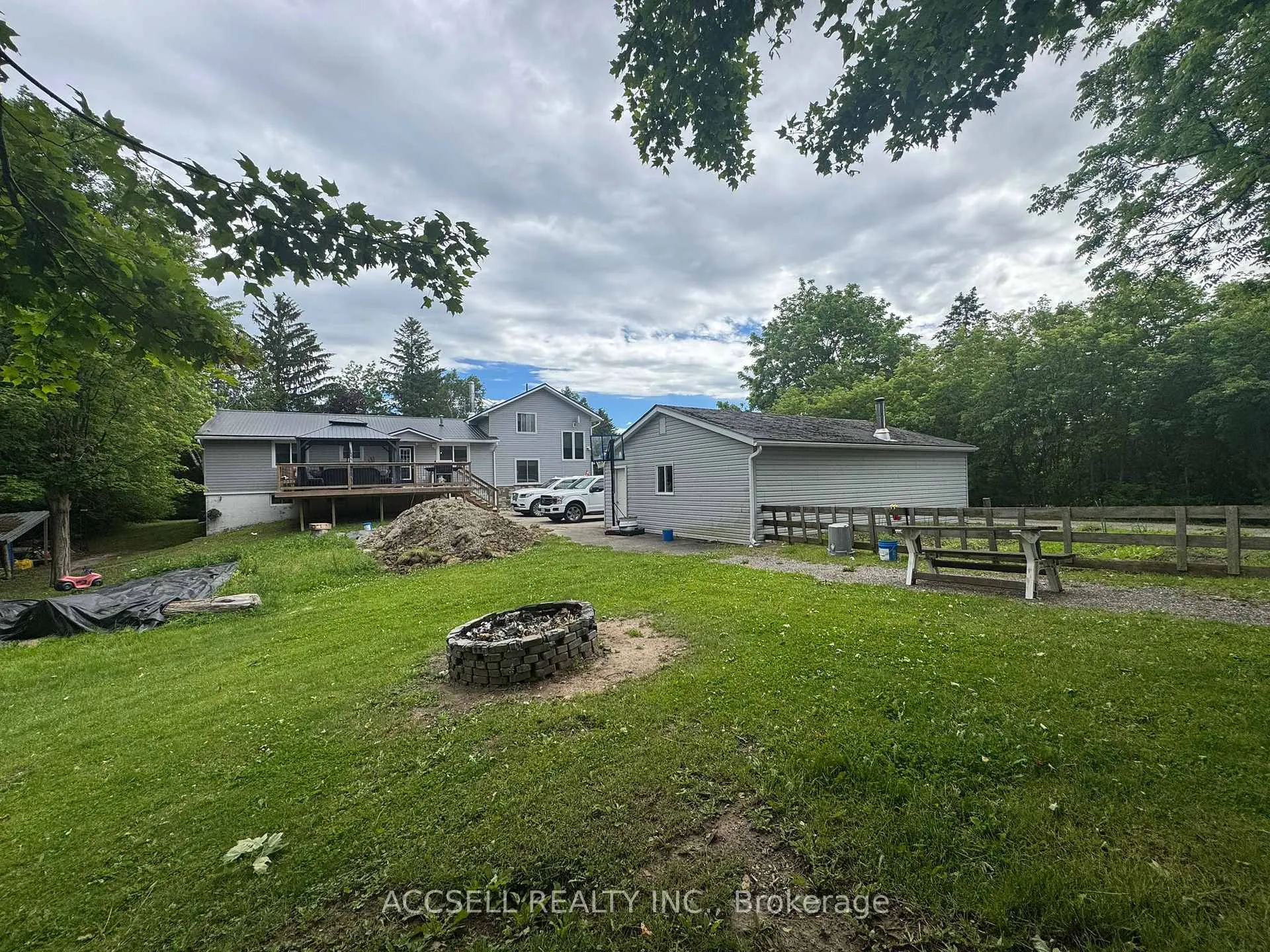 Photo 3 of 14222 Dublin Line, Halton Hills, Rural Halton Hills — HOMEH