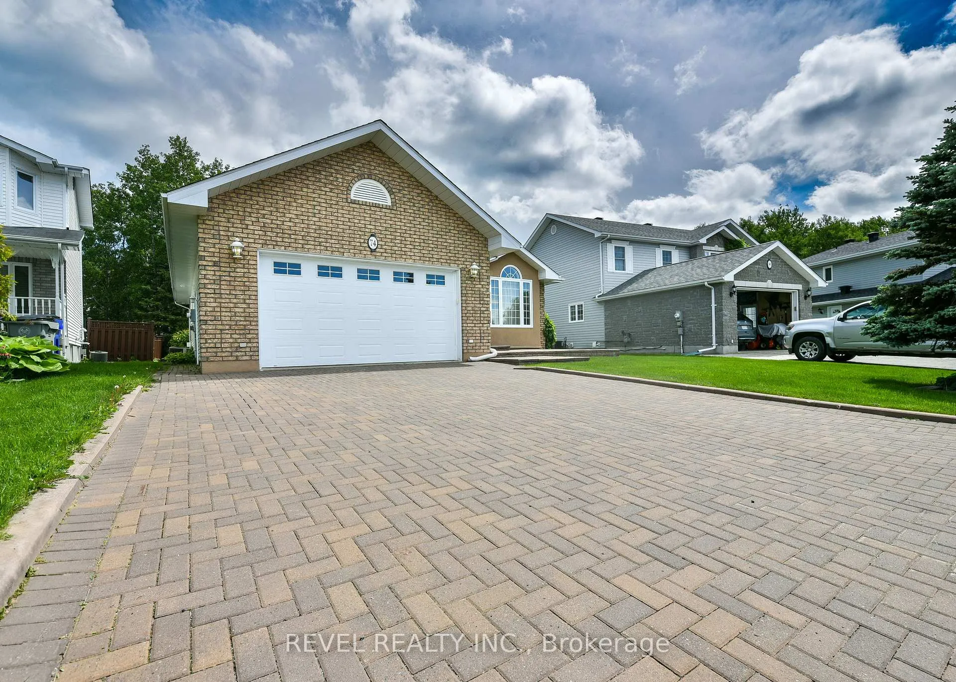 Photo 2 of 74 Mascioli Boulevard, Timmins, TNW - Vic Heights — HOMEH
