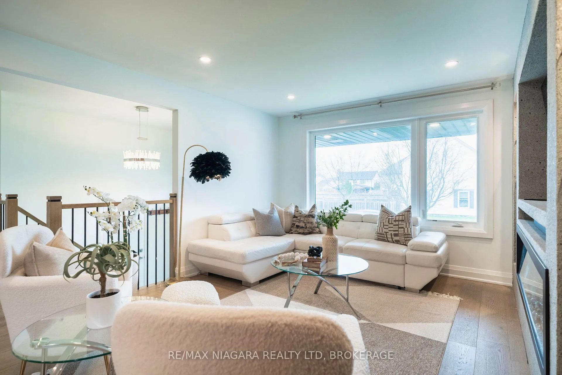 Photo 6 of 33 West Farmington Drive, St. Catharines, Grapeview — HOMEH