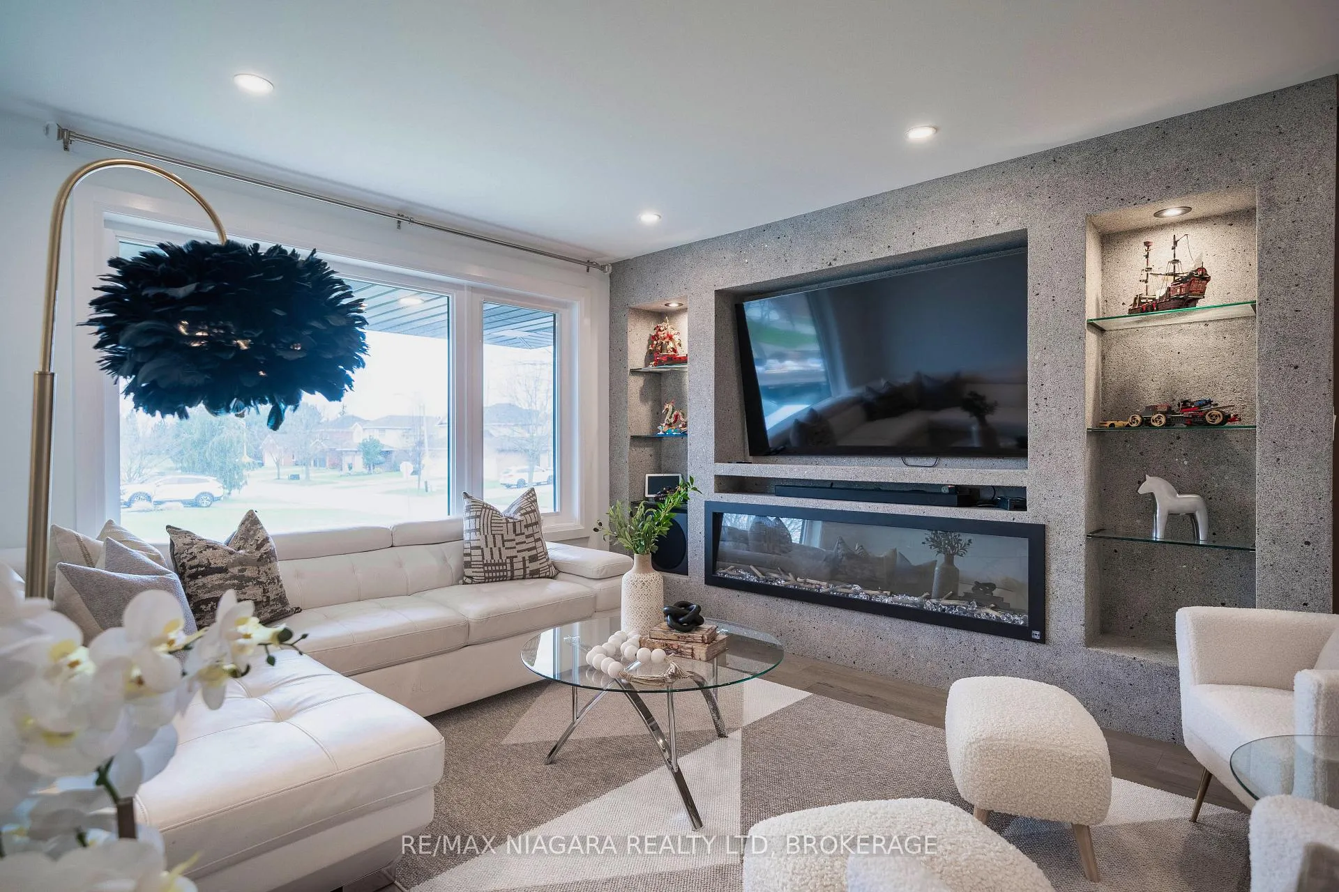 Photo 7 of 33 West Farmington Drive, St. Catharines, Grapeview — HOMEH