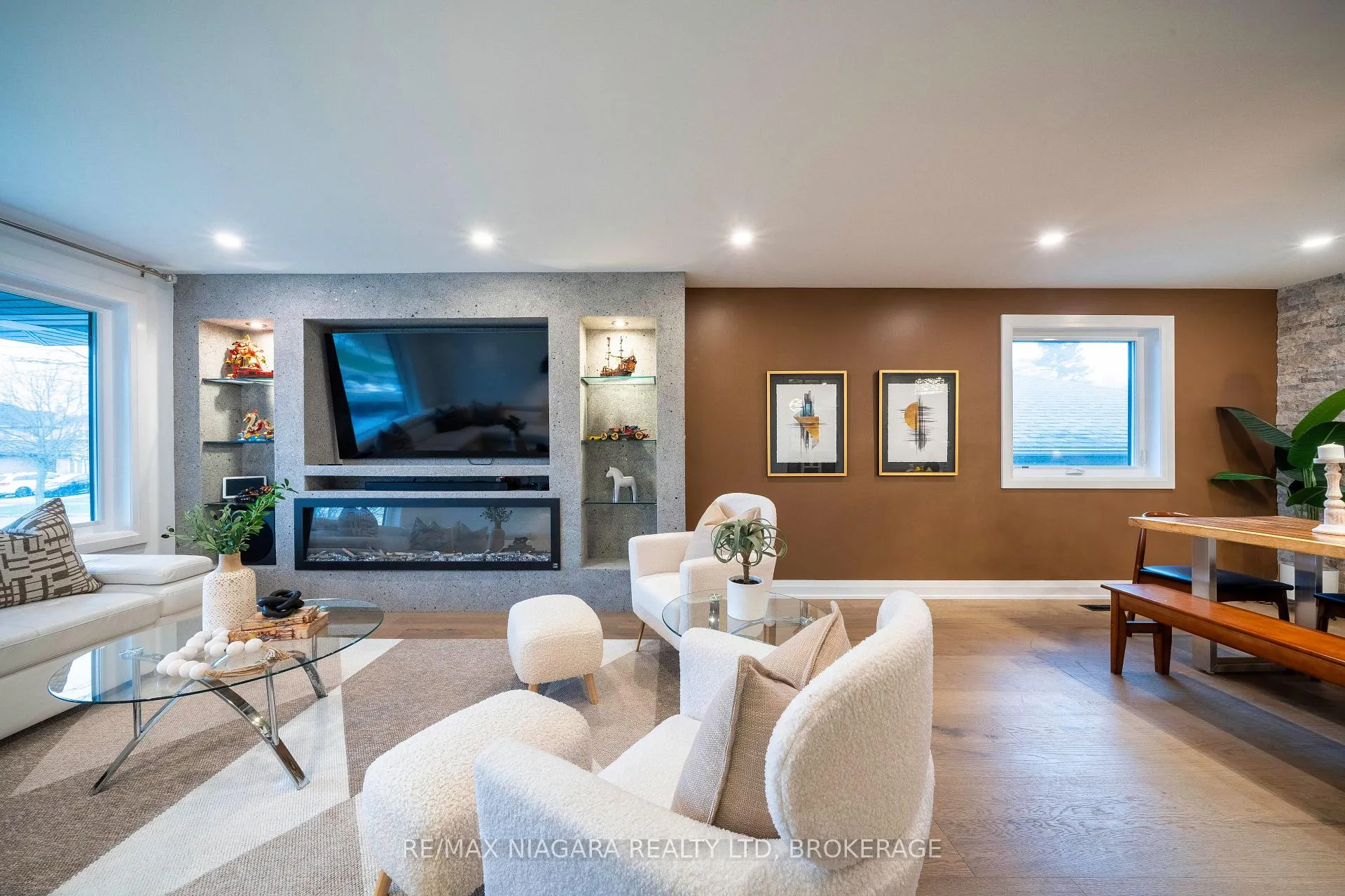 Photo 9 of 33 West Farmington Drive, St. Catharines, Grapeview — HOMEH