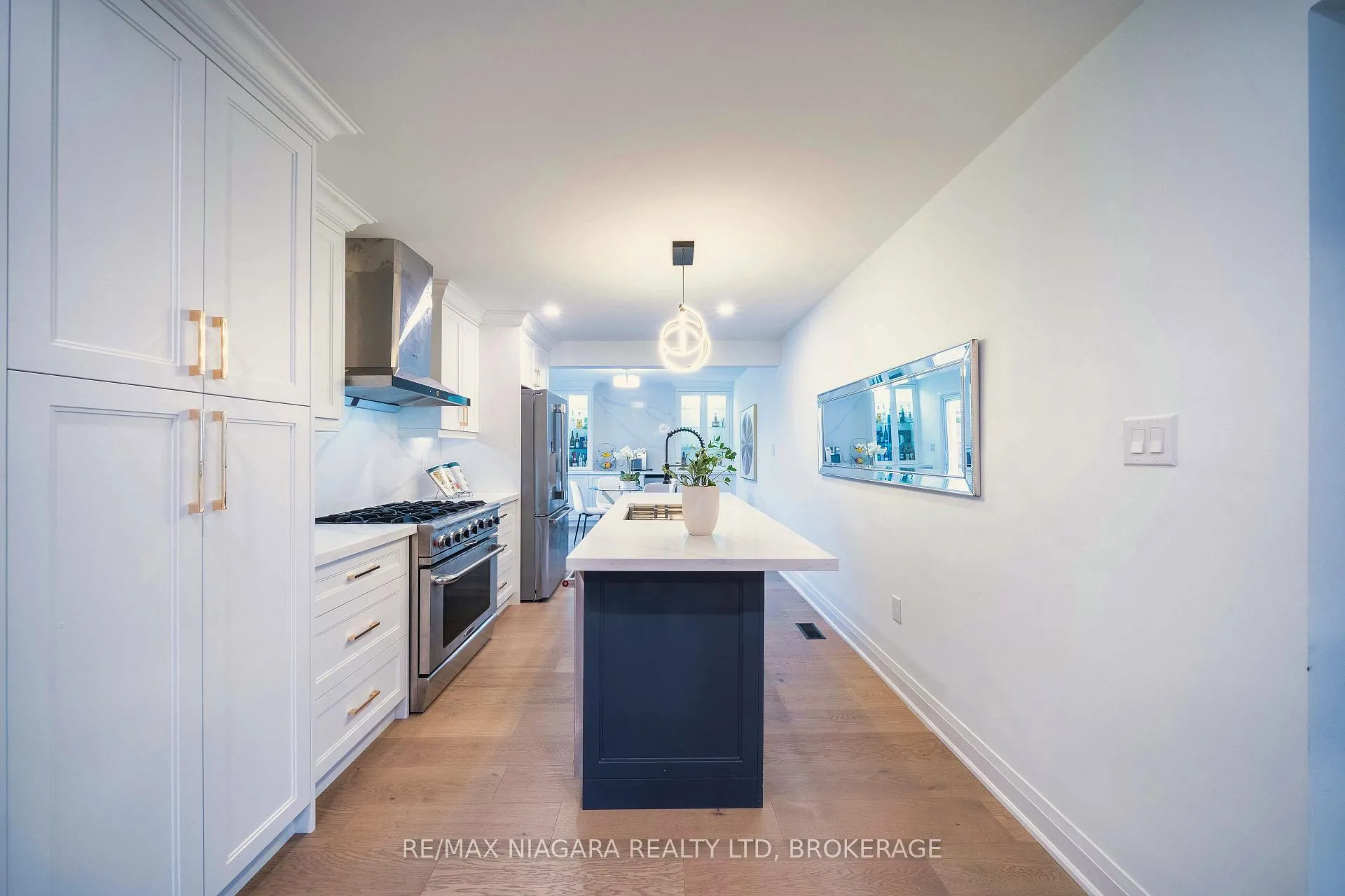 Photo 14 of 33 West Farmington Drive, St. Catharines, Grapeview — HOMEH