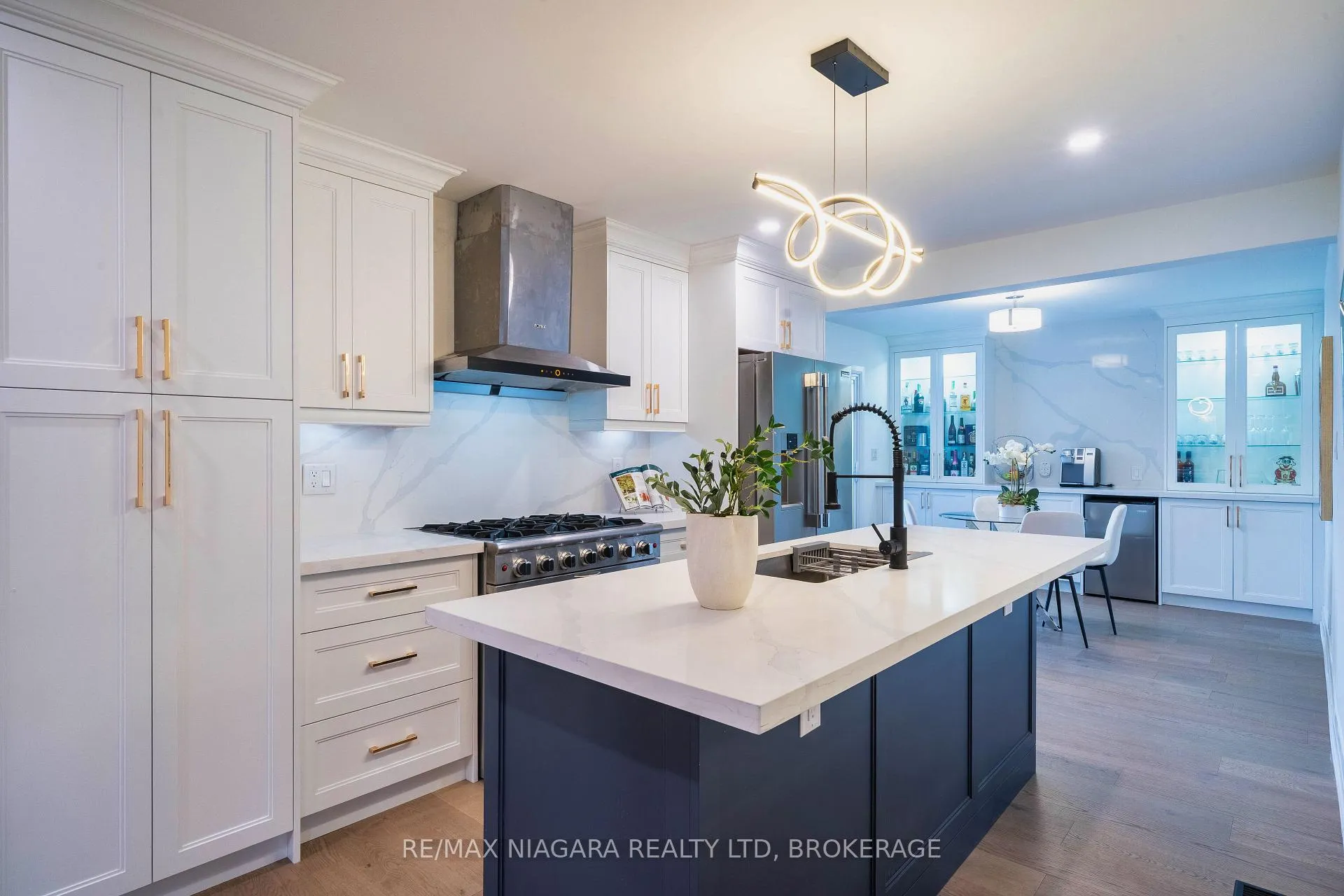 Photo 15 of 33 West Farmington Drive, St. Catharines, Grapeview — HOMEH