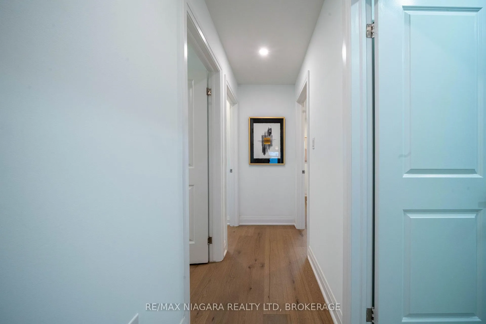 Photo 21 of 33 West Farmington Drive, St. Catharines, Grapeview — HOMEH