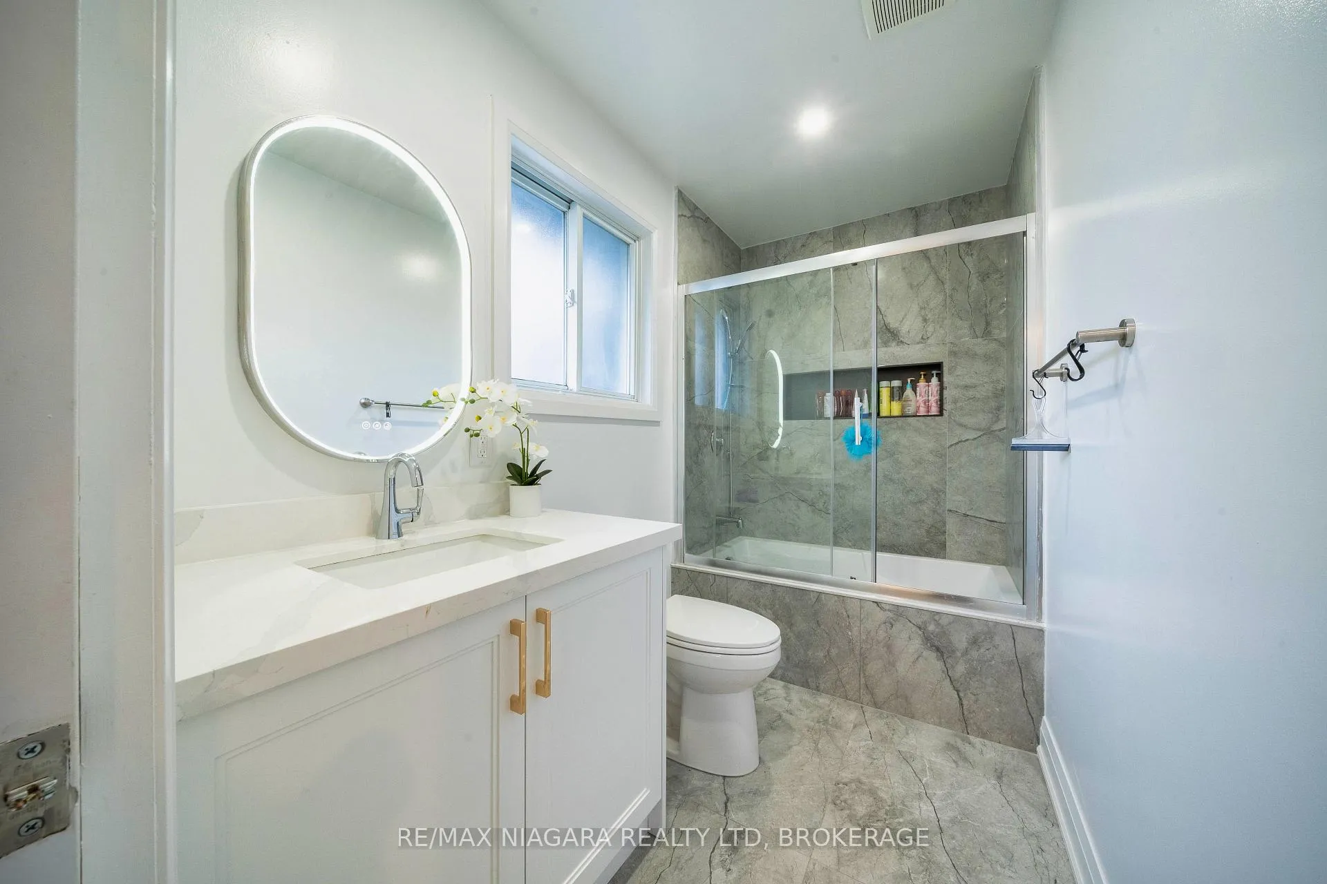 Photo 26 of 33 West Farmington Drive, St. Catharines, Grapeview — HOMEH