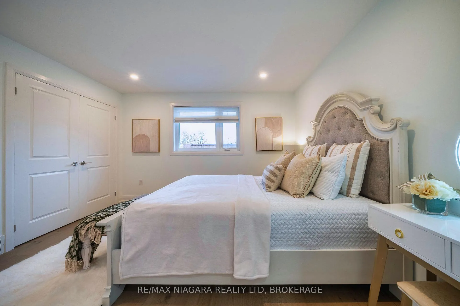 Photo 27 of 33 West Farmington Drive, St. Catharines, Grapeview — HOMEH